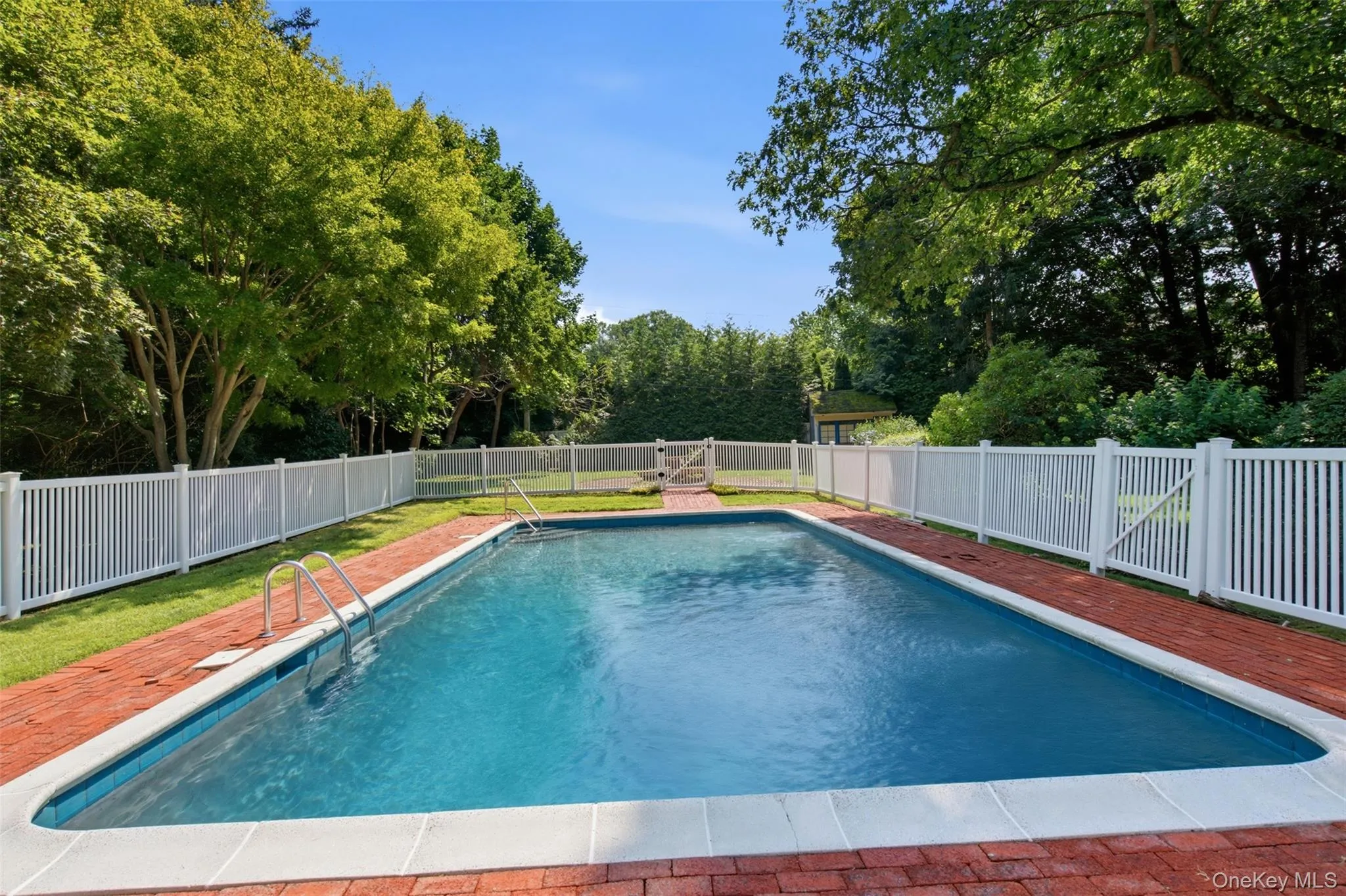 Fenced in pool Fenced in pool