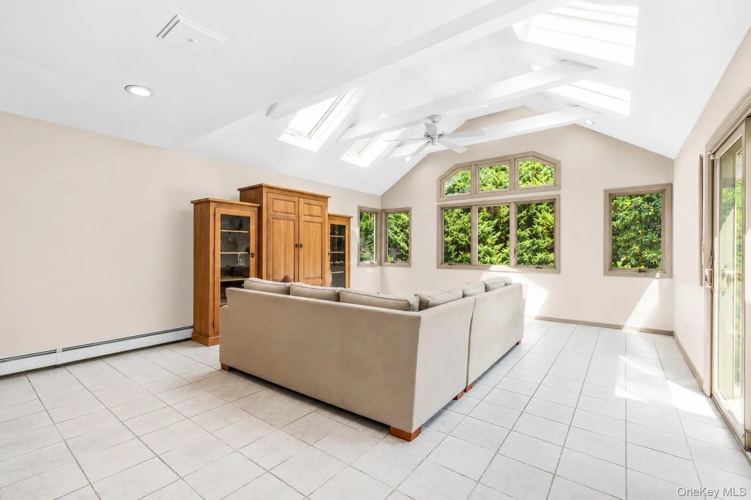 51 Longworth Avenue, Huntington, NY, 3 Bedrooms Bedrooms, 8 Rooms Rooms,2 BathroomsBathrooms,Residential,For Rent,Longworth,0,1031057 51 Longworth Avenue, Huntington, NY, 3 Bedrooms Bedrooms, 8 Rooms Rooms,2 BathroomsBathrooms,Residential,For Rent,Longworth,0,1031057