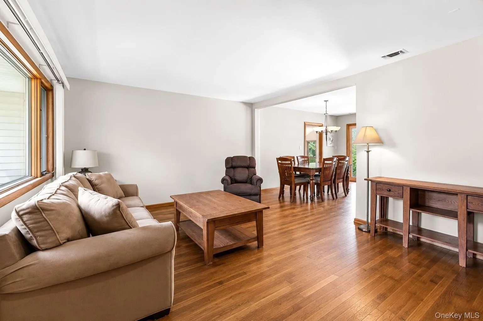 51 Longworth Avenue, Huntington, NY, 3 Bedrooms Bedrooms, 8 Rooms Rooms,2 BathroomsBathrooms,Residential,For Rent,Longworth,0,1031057 51 Longworth Avenue, Huntington, NY, 3 Bedrooms Bedrooms, 8 Rooms Rooms,2 BathroomsBathrooms,Residential,For Rent,Longworth,0,1031057