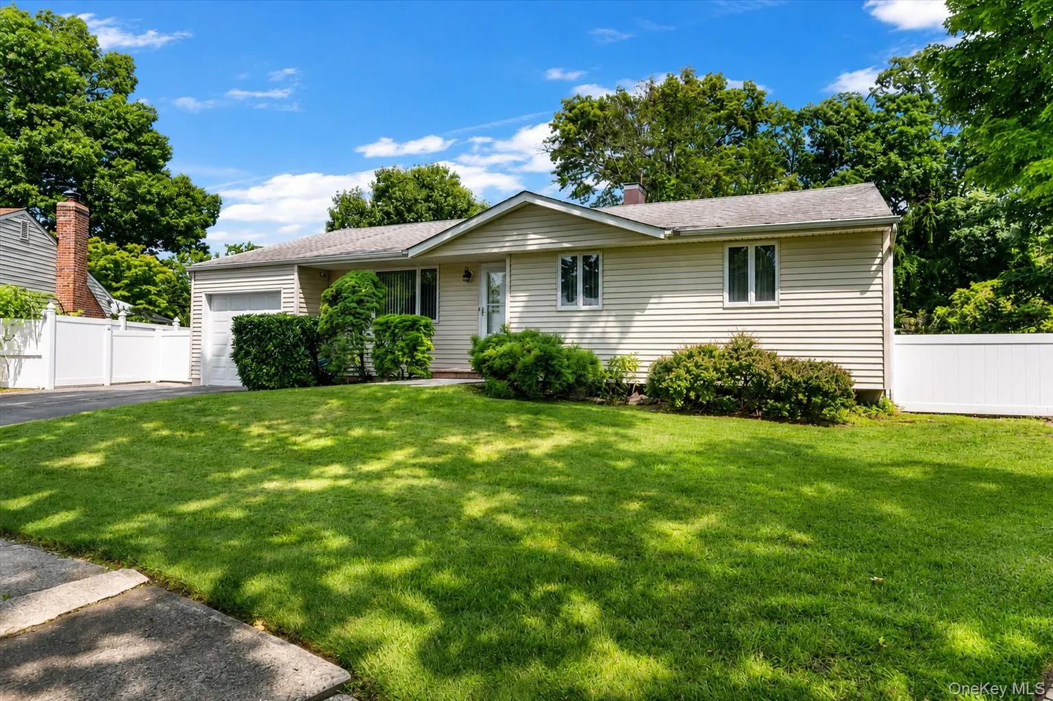 51 Longworth Avenue, Huntington, NY, 3 Bedrooms Bedrooms, 8 Rooms Rooms,2 BathroomsBathrooms,Residential,For Rent,Longworth,0,1031057 51 Longworth Avenue, Huntington, NY, 3 Bedrooms Bedrooms, 8 Rooms Rooms,2 BathroomsBathrooms,Residential,For Rent,Longworth,0,1031057
