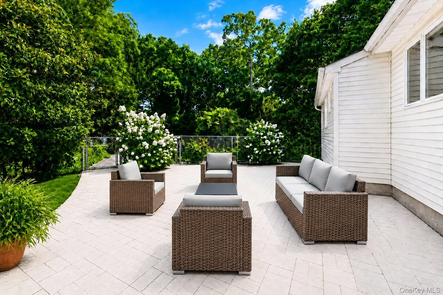 51 Longworth Avenue, Huntington, NY, 3 Bedrooms Bedrooms, 8 Rooms Rooms,2 BathroomsBathrooms,Residential,For Rent,Longworth,0,1031057 51 Longworth Avenue, Huntington, NY, 3 Bedrooms Bedrooms, 8 Rooms Rooms,2 BathroomsBathrooms,Residential,For Rent,Longworth,0,1031057