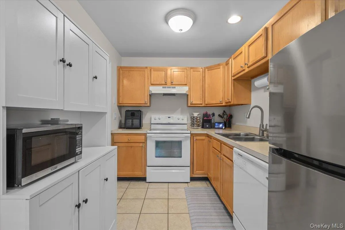 203 Alexandra Court, Carmel, NY, 2 Bedrooms Bedrooms, 5 Rooms Rooms,1 BathroomBathrooms,Residential,For Rent,Alexandra,0,1031059 203 Alexandra Court, Carmel, NY, 2 Bedrooms Bedrooms, 5 Rooms Rooms,1 BathroomBathrooms,Residential,For Rent,Alexandra,0,1031059