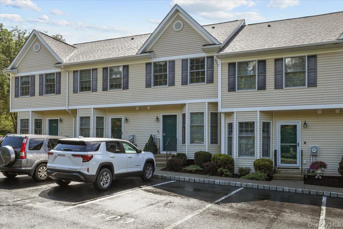 203 Alexandra Court, Carmel, NY, 2 Bedrooms Bedrooms, 5 Rooms Rooms,1 BathroomBathrooms,Residential,For Rent,Alexandra,0,1031059 203 Alexandra Court, Carmel, NY, 2 Bedrooms Bedrooms, 5 Rooms Rooms,1 BathroomBathrooms,Residential,For Rent,Alexandra,0,1031059