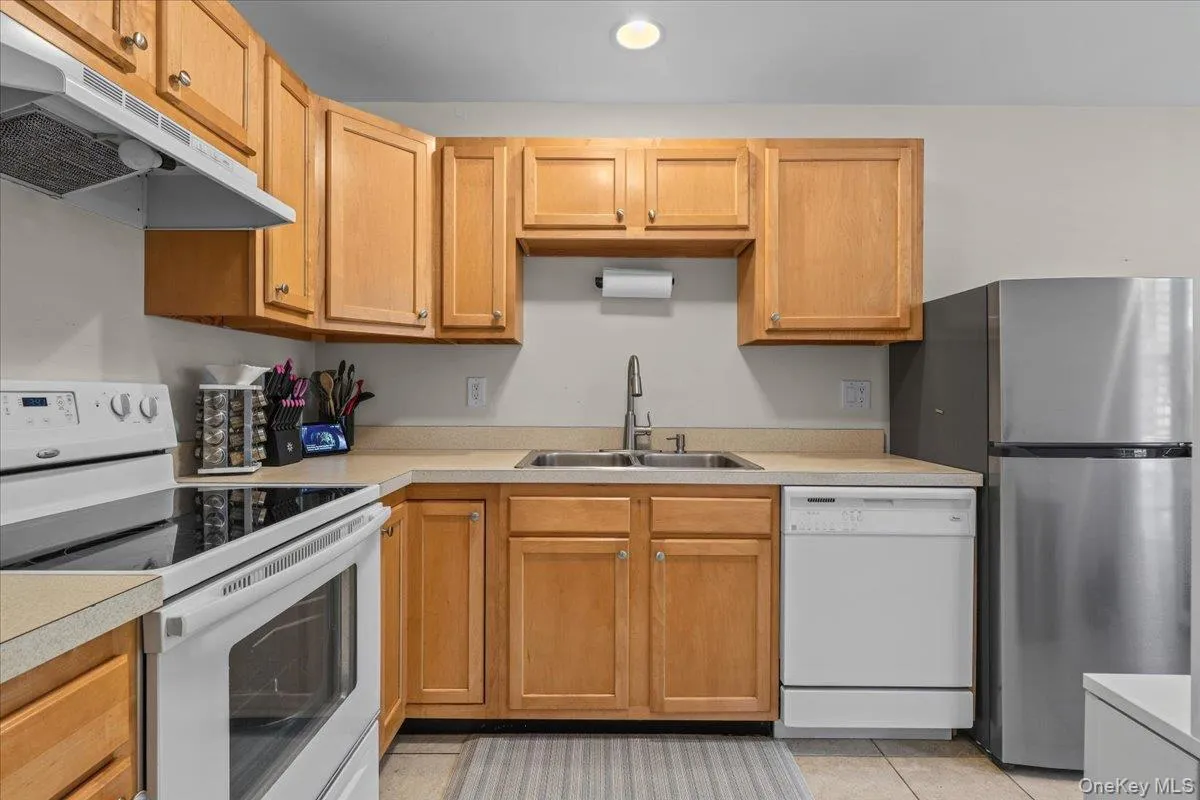 203 Alexandra Court, Carmel, NY, 2 Bedrooms Bedrooms, 5 Rooms Rooms,1 BathroomBathrooms,Residential,For Rent,Alexandra,0,1031059 203 Alexandra Court, Carmel, NY, 2 Bedrooms Bedrooms, 5 Rooms Rooms,1 BathroomBathrooms,Residential,For Rent,Alexandra,0,1031059
