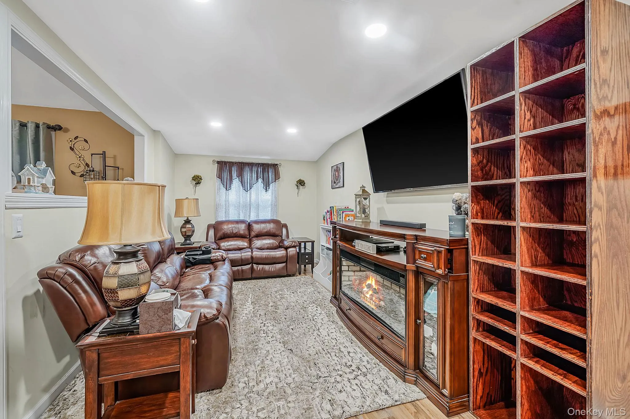 61 End Avenue, Brookhaven, NY, 3 Bedrooms Bedrooms, 7 Rooms Rooms,1 BathroomBathrooms,Residential,For Rent,End,0,1031060 61 End Avenue, Brookhaven, NY, 3 Bedrooms Bedrooms, 7 Rooms Rooms,1 BathroomBathrooms,Residential,For Rent,End,0,1031060