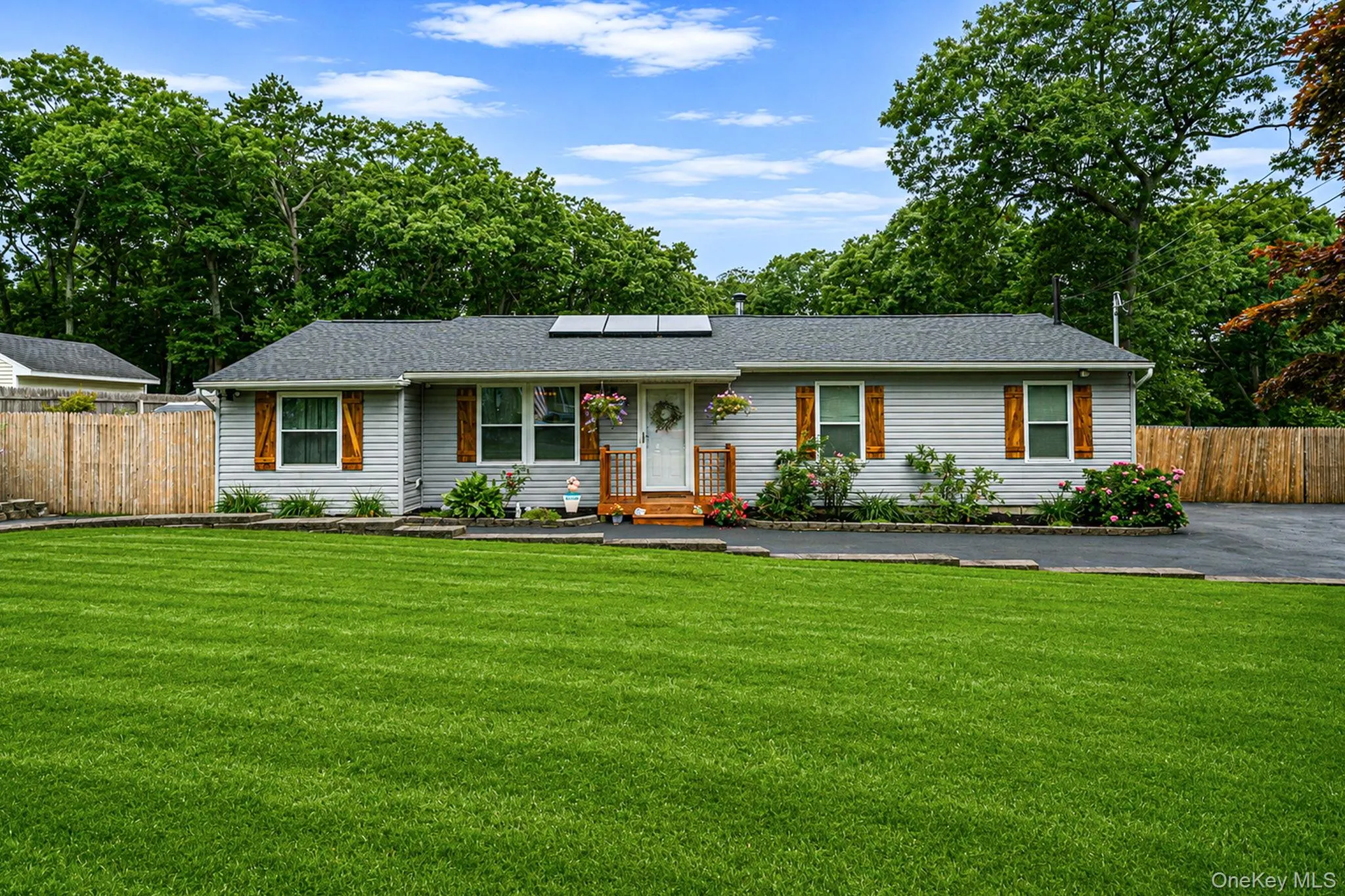 61 End Avenue, Brookhaven, NY, 3 Bedrooms Bedrooms, 7 Rooms Rooms,1 BathroomBathrooms,Residential,For Rent,End,0,1031060 61 End Avenue, Brookhaven, NY, 3 Bedrooms Bedrooms, 7 Rooms Rooms,1 BathroomBathrooms,Residential,For Rent,End,0,1031060