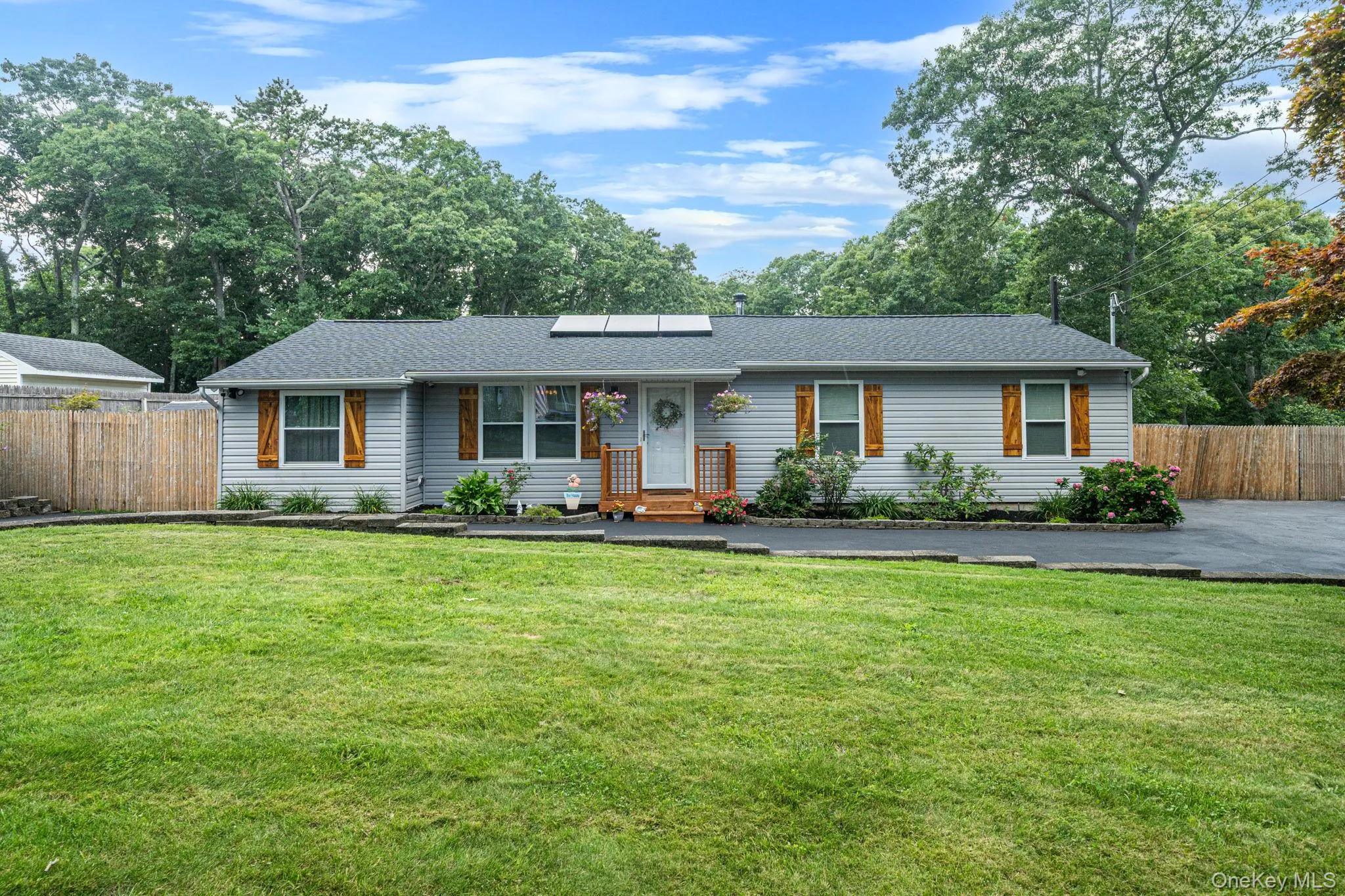 61 End Avenue, Brookhaven, NY, 3 Bedrooms Bedrooms, 7 Rooms Rooms,1 BathroomBathrooms,Residential,For Rent,End,0,1031060 61 End Avenue, Brookhaven, NY, 3 Bedrooms Bedrooms, 7 Rooms Rooms,1 BathroomBathrooms,Residential,For Rent,End,0,1031060