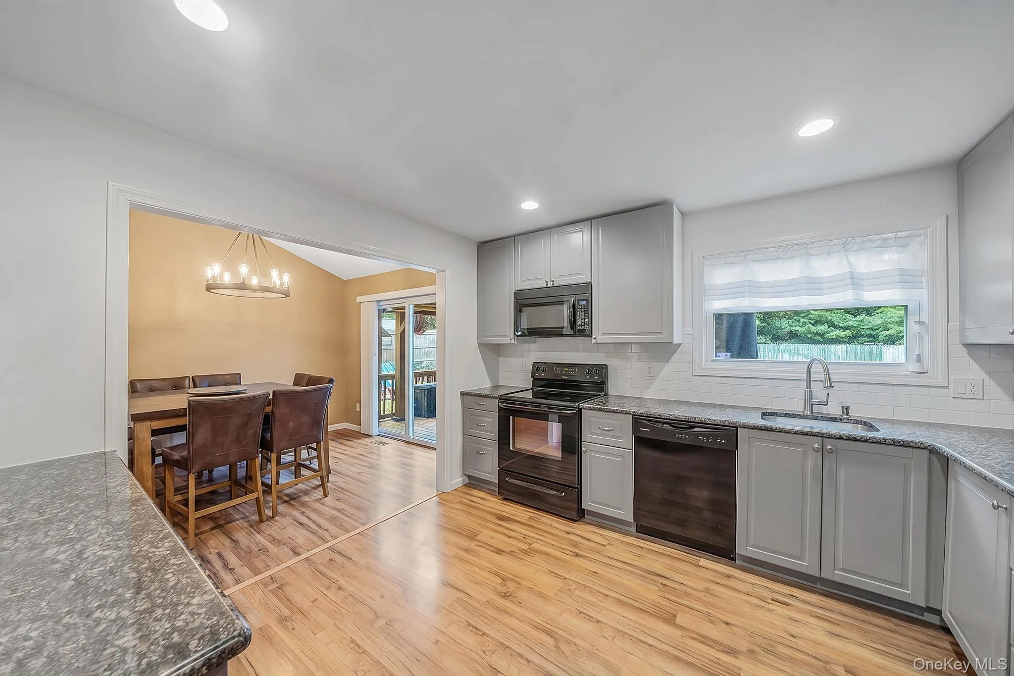 61 End Avenue, Brookhaven, NY, 3 Bedrooms Bedrooms, 7 Rooms Rooms,1 BathroomBathrooms,Residential,For Rent,End,0,1031060 61 End Avenue, Brookhaven, NY, 3 Bedrooms Bedrooms, 7 Rooms Rooms,1 BathroomBathrooms,Residential,For Rent,End,0,1031060
