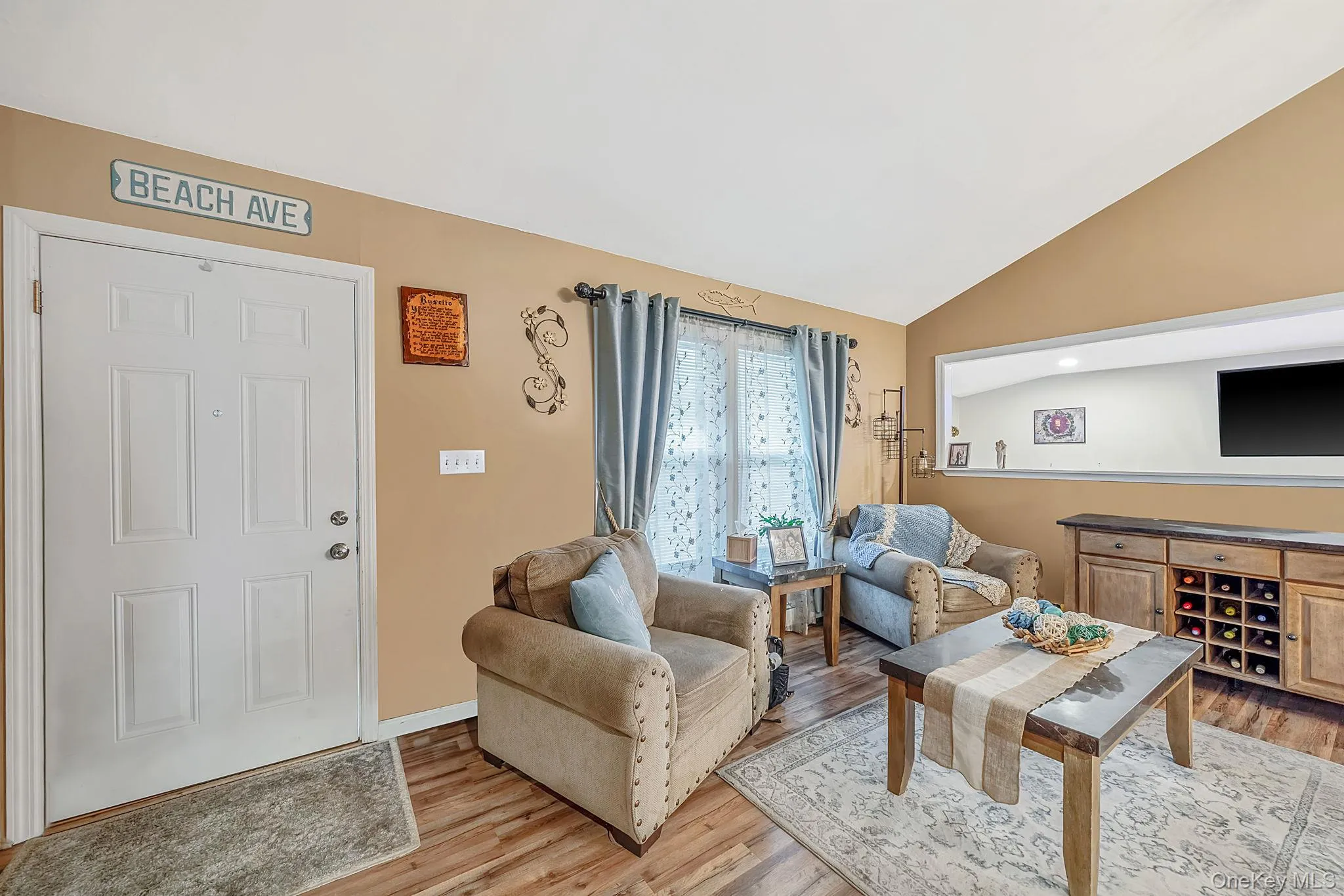 61 End Avenue, Brookhaven, NY, 3 Bedrooms Bedrooms, 7 Rooms Rooms,1 BathroomBathrooms,Residential,For Rent,End,0,1031060 61 End Avenue, Brookhaven, NY, 3 Bedrooms Bedrooms, 7 Rooms Rooms,1 BathroomBathrooms,Residential,For Rent,End,0,1031060