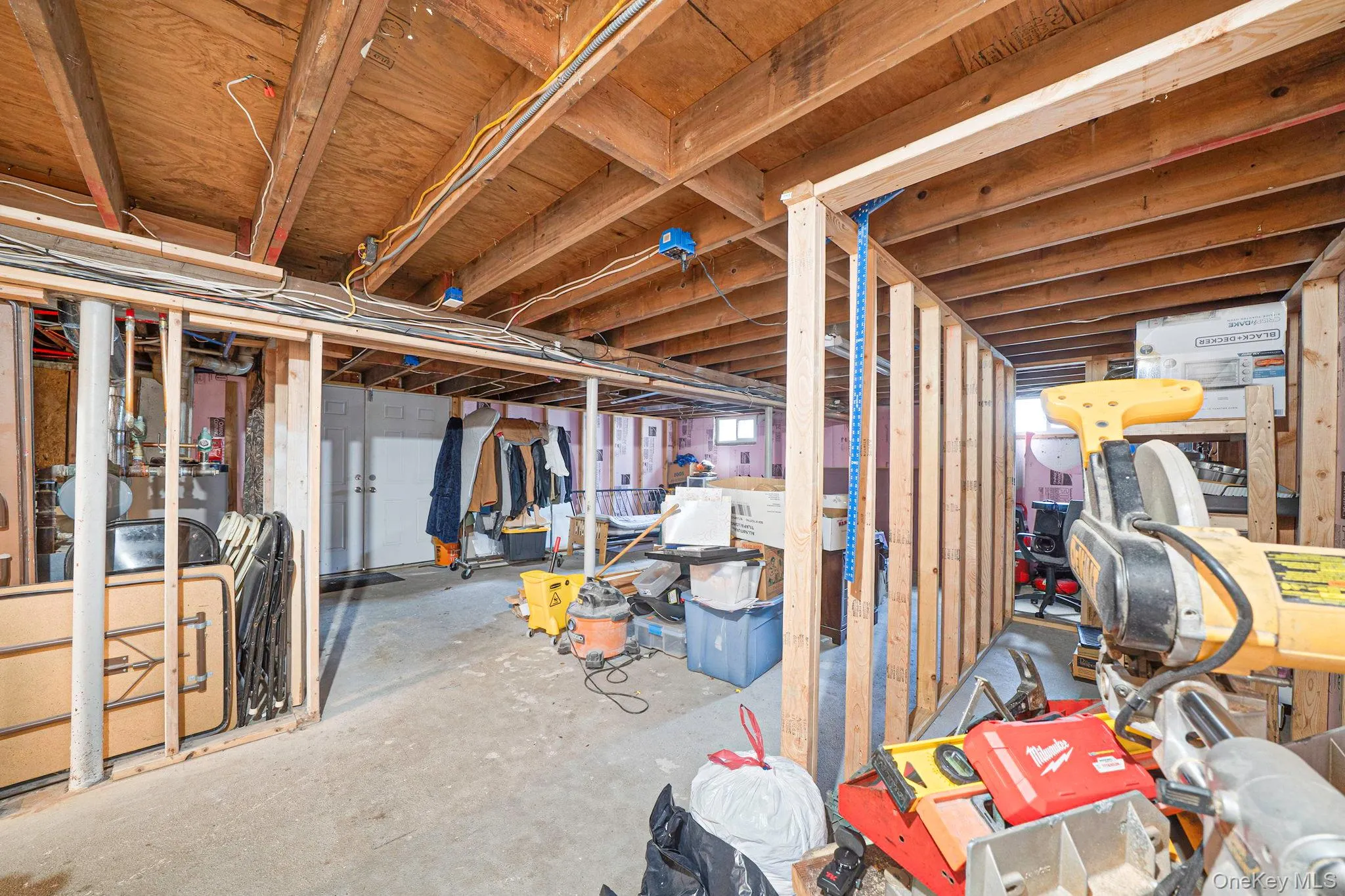 61 End Avenue, Brookhaven, NY, 3 Bedrooms Bedrooms, 7 Rooms Rooms,1 BathroomBathrooms,Residential,For Rent,End,0,1031060 61 End Avenue, Brookhaven, NY, 3 Bedrooms Bedrooms, 7 Rooms Rooms,1 BathroomBathrooms,Residential,For Rent,End,0,1031060