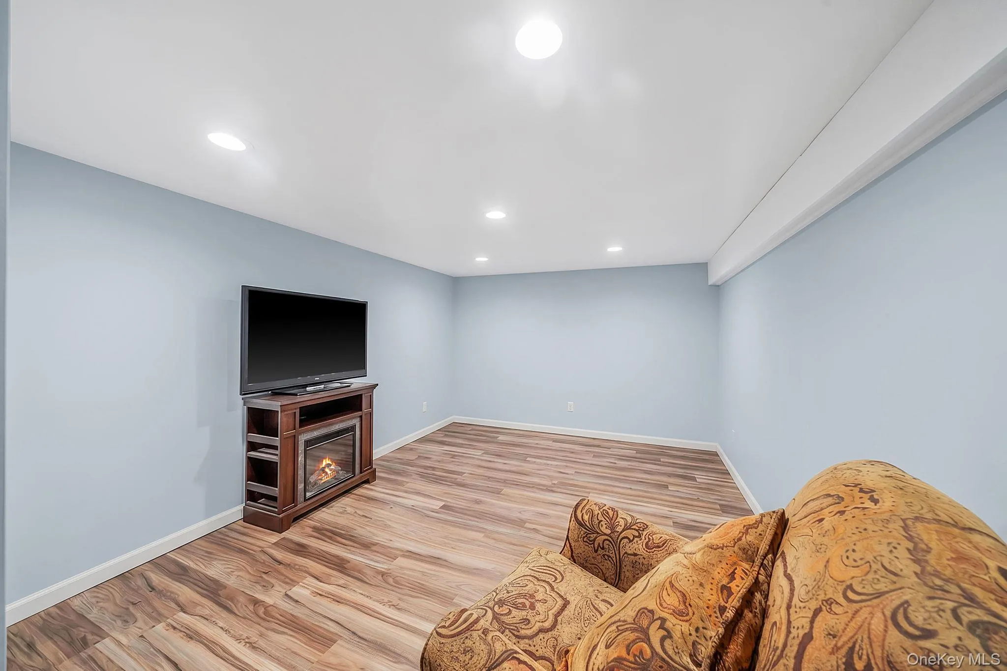 61 End Avenue, Brookhaven, NY, 3 Bedrooms Bedrooms, 7 Rooms Rooms,1 BathroomBathrooms,Residential,For Rent,End,0,1031060 61 End Avenue, Brookhaven, NY, 3 Bedrooms Bedrooms, 7 Rooms Rooms,1 BathroomBathrooms,Residential,For Rent,End,0,1031060