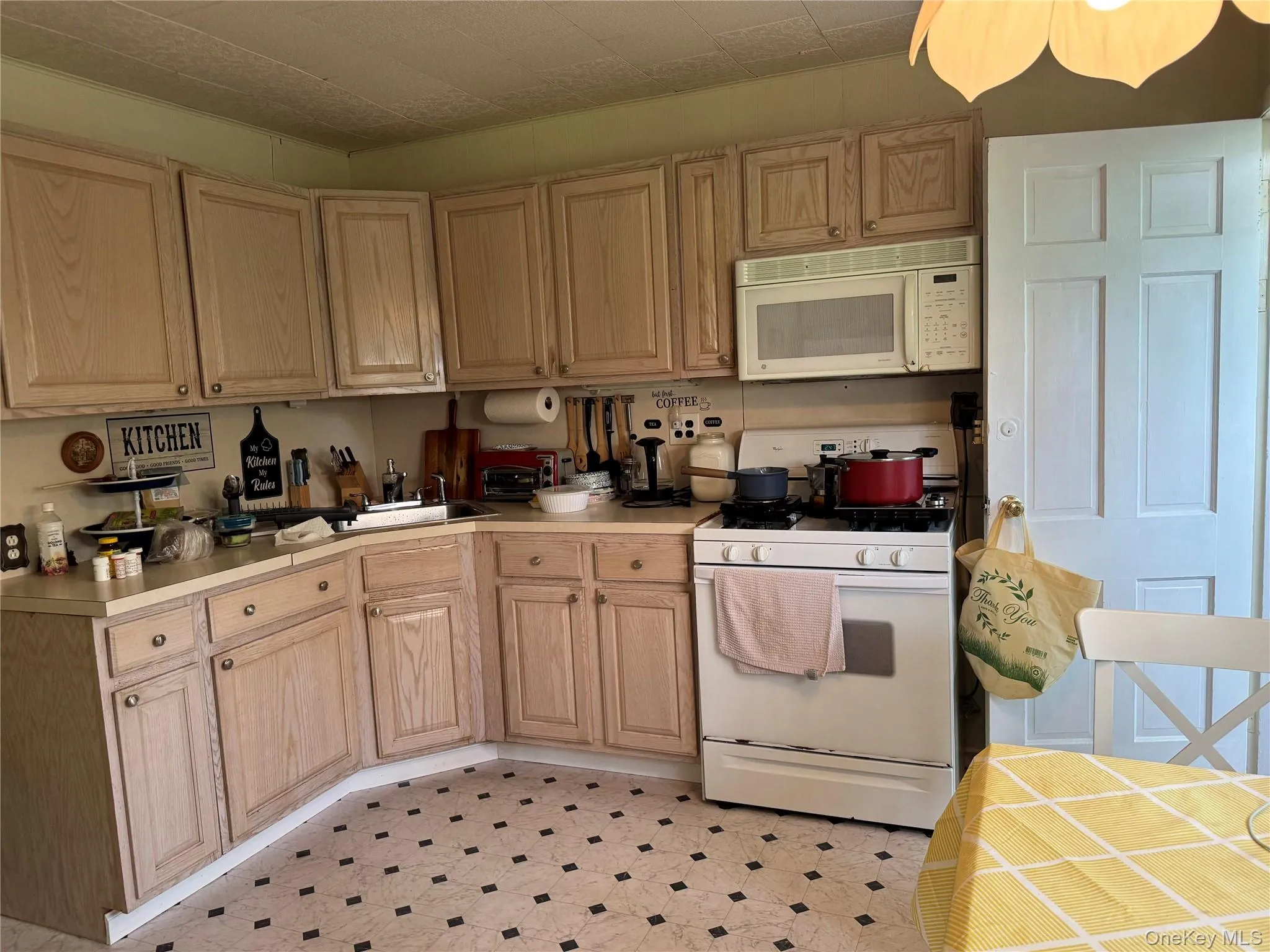 6269 State Route 42, Fallsburg, NY, 4 Bedrooms Bedrooms, 6 Rooms Rooms,2 BathroomsBathrooms,Residential,For Rent,State Route 42,0,1031061 6269 State Route 42, Fallsburg, NY, 4 Bedrooms Bedrooms, 6 Rooms Rooms,2 BathroomsBathrooms,Residential,For Rent,State Route 42,0,1031061