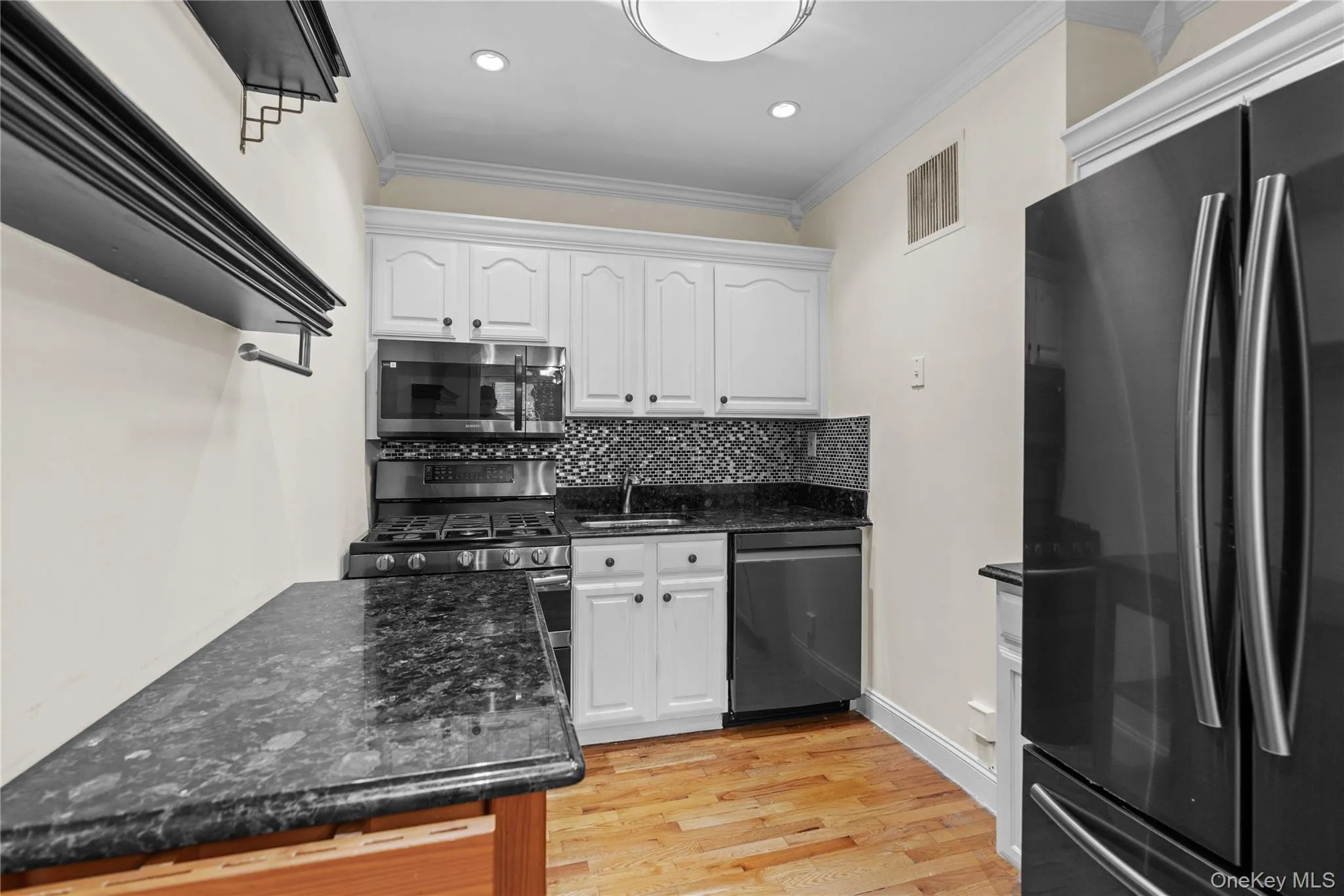 68 Hartsdale Avenue, Greenburgh, NY, 1 Bedroom Bedrooms, 4 Rooms Rooms,1 BathroomBathrooms,Residential,For Rent,Hartsdale,0,1031069 68 Hartsdale Avenue, Greenburgh, NY, 1 Bedroom Bedrooms, 4 Rooms Rooms,1 BathroomBathrooms,Residential,For Rent,Hartsdale,0,1031069