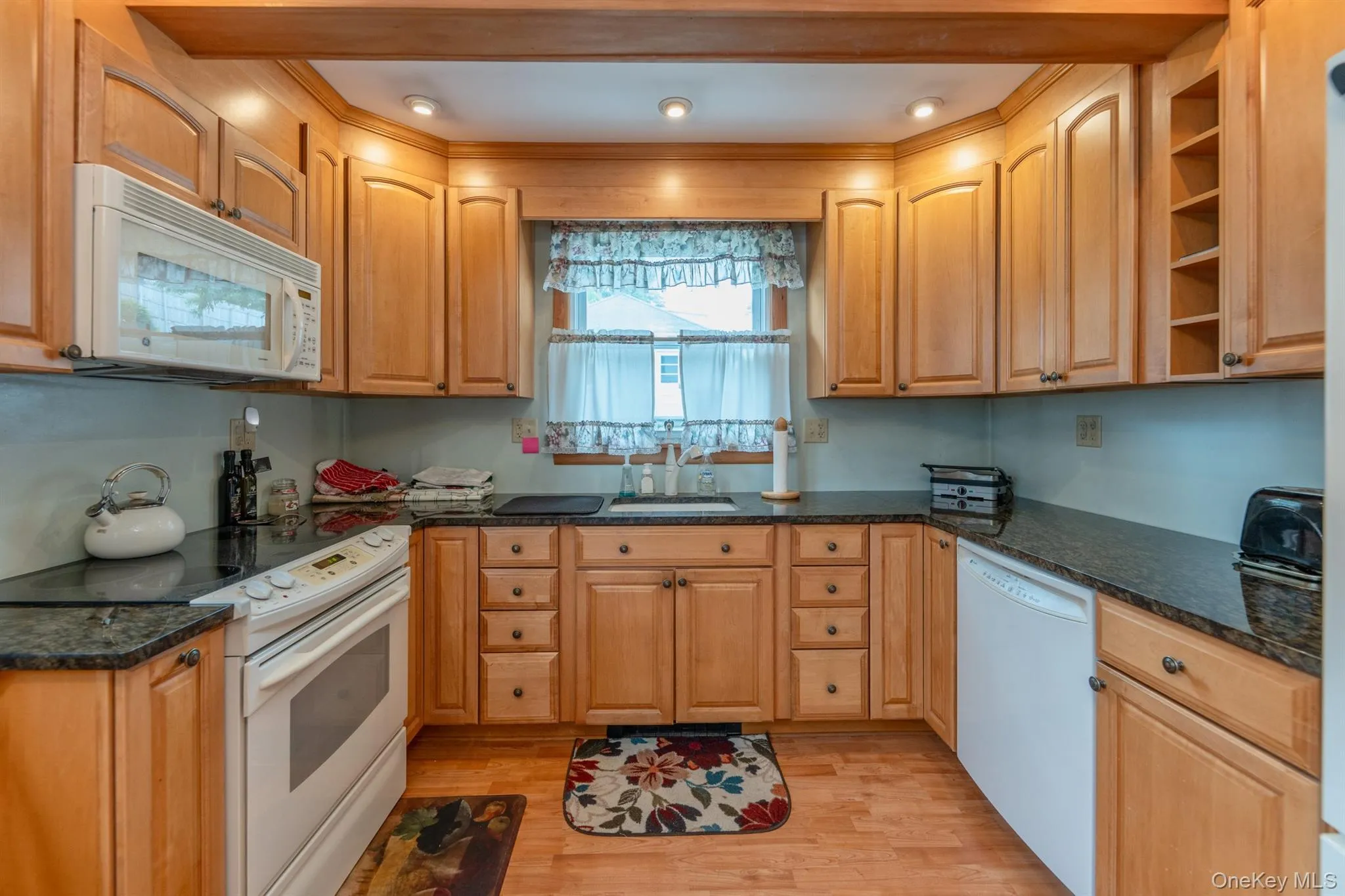 284 Clifton Avenue, Kingston, NY, 3 Bedrooms Bedrooms, 6 Rooms Rooms,1 BathroomBathrooms,Residential,For Rent,Clifton,0,1031070 284 Clifton Avenue, Kingston, NY, 3 Bedrooms Bedrooms, 6 Rooms Rooms,1 BathroomBathrooms,Residential,For Rent,Clifton,0,1031070