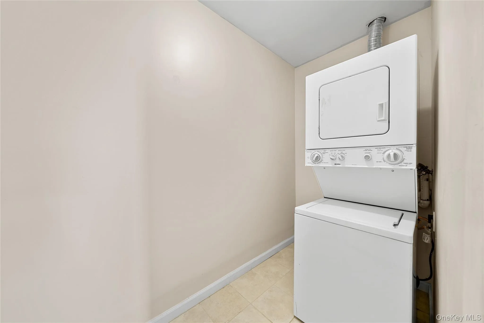 402 Jericho Turnpike, North Hempstead, NY, 1 Bedroom Bedrooms, 4 Rooms Rooms,1 BathroomBathrooms,Residential Lease,For Rent,Jericho,0,1031073 402 Jericho Turnpike, North Hempstead, NY, 1 Bedroom Bedrooms, 4 Rooms Rooms,1 BathroomBathrooms,Residential Lease,For Rent,Jericho,0,1031073