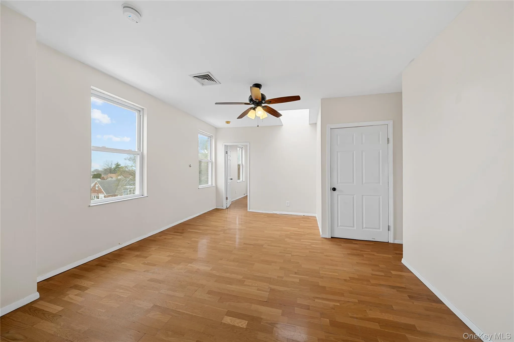 402 Jericho Turnpike, North Hempstead, NY, 1 Bedroom Bedrooms, 4 Rooms Rooms,1 BathroomBathrooms,Residential Lease,For Rent,Jericho,0,1031073 402 Jericho Turnpike, North Hempstead, NY, 1 Bedroom Bedrooms, 4 Rooms Rooms,1 BathroomBathrooms,Residential Lease,For Rent,Jericho,0,1031073