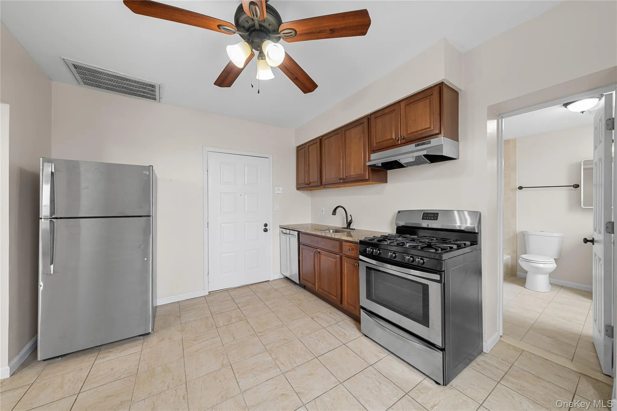 402 Jericho Turnpike, North Hempstead, NY, 1 Bedroom Bedrooms, 4 Rooms Rooms,1 BathroomBathrooms,Residential Lease,For Rent,Jericho,0,1031073 402 Jericho Turnpike, North Hempstead, NY, 1 Bedroom Bedrooms, 4 Rooms Rooms,1 BathroomBathrooms,Residential Lease,For Rent,Jericho,0,1031073