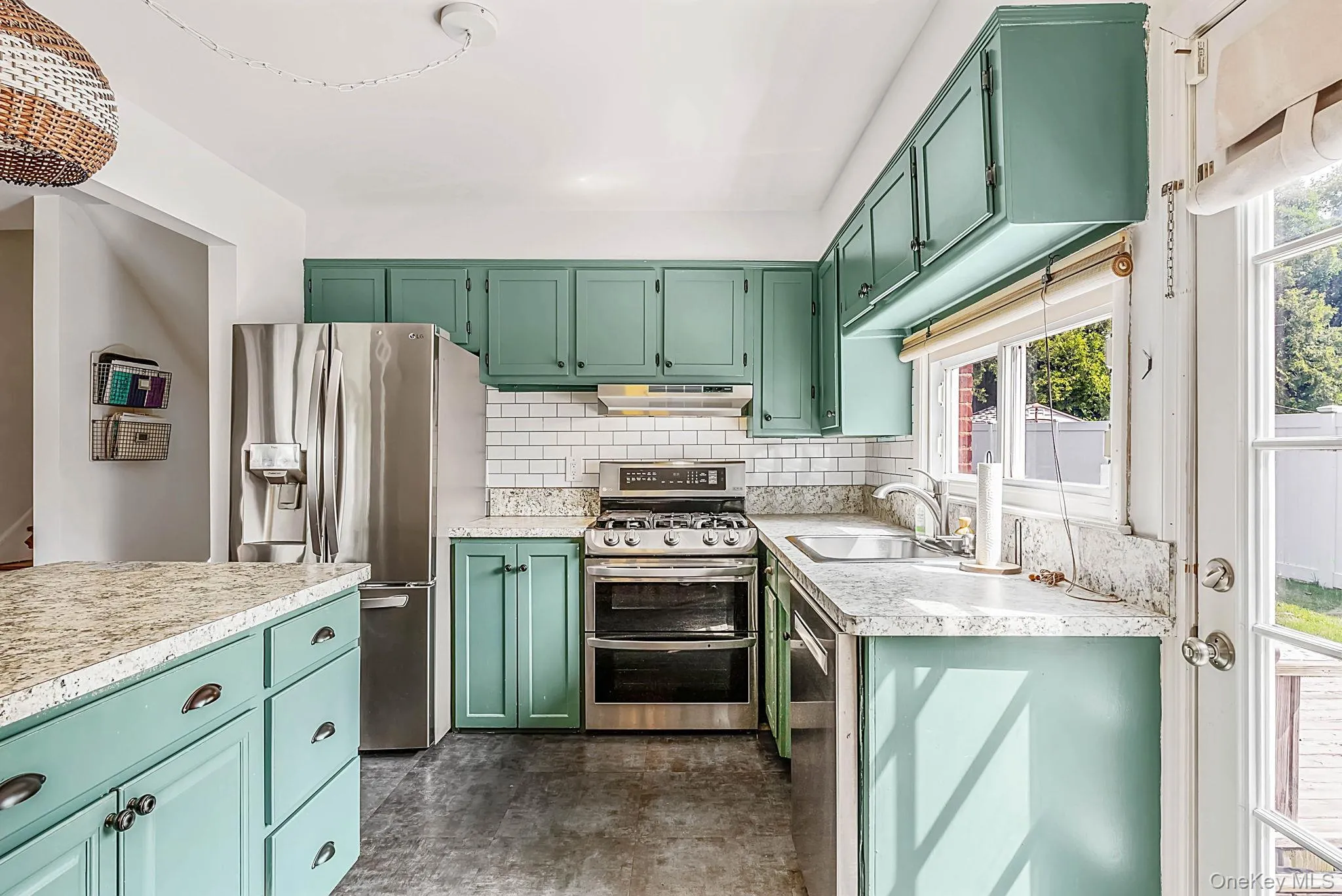 125 Raleigh Lane, Islip, NY, 4 Bedrooms Bedrooms, 7 Rooms Rooms,1 BathroomBathrooms,Residential,For Rent,Raleigh,0,1031074 125 Raleigh Lane, Islip, NY, 4 Bedrooms Bedrooms, 7 Rooms Rooms,1 BathroomBathrooms,Residential,For Rent,Raleigh,0,1031074