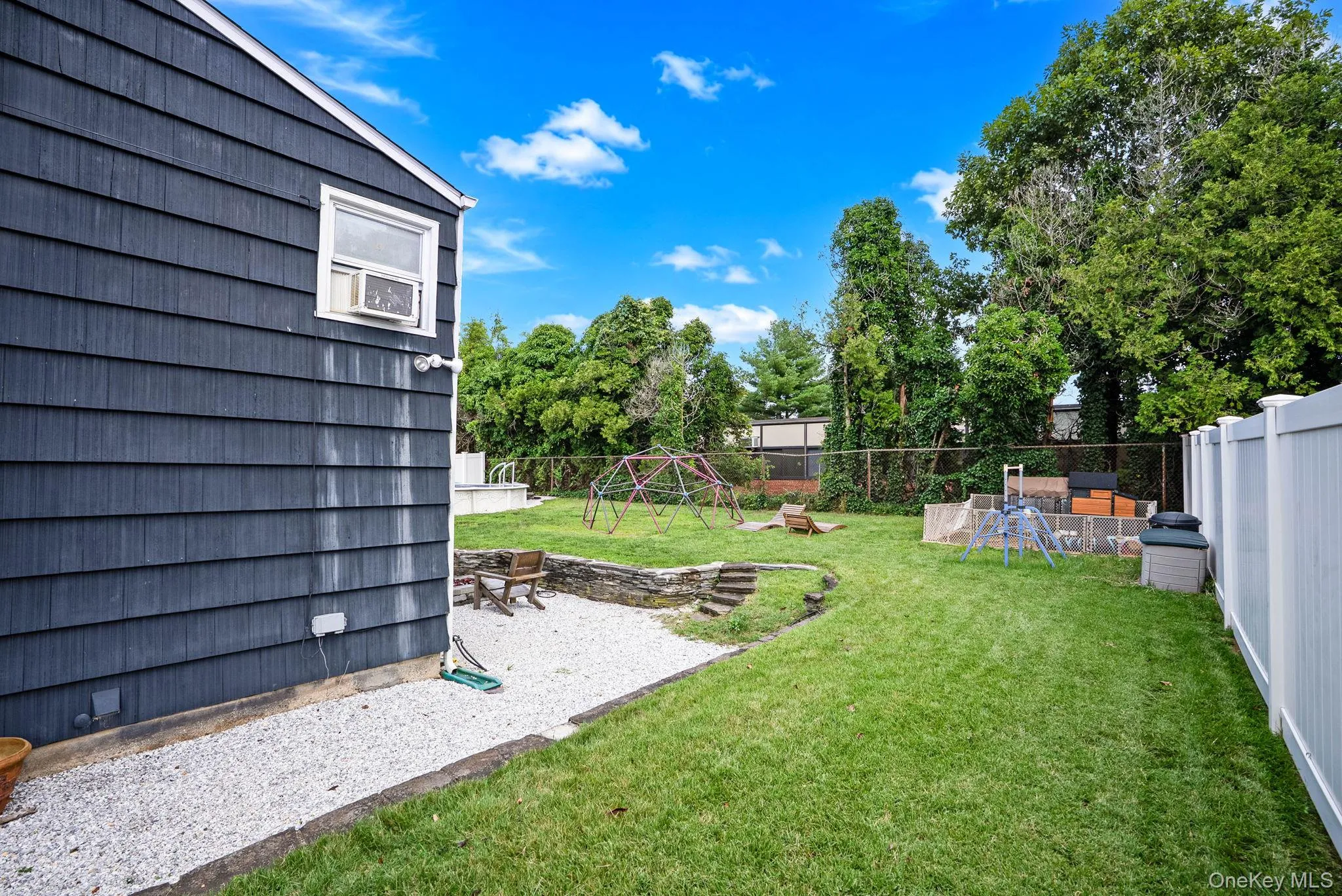 125 Raleigh Lane, Islip, NY, 4 Bedrooms Bedrooms, 7 Rooms Rooms,1 BathroomBathrooms,Residential,For Rent,Raleigh,0,1031074 125 Raleigh Lane, Islip, NY, 4 Bedrooms Bedrooms, 7 Rooms Rooms,1 BathroomBathrooms,Residential,For Rent,Raleigh,0,1031074