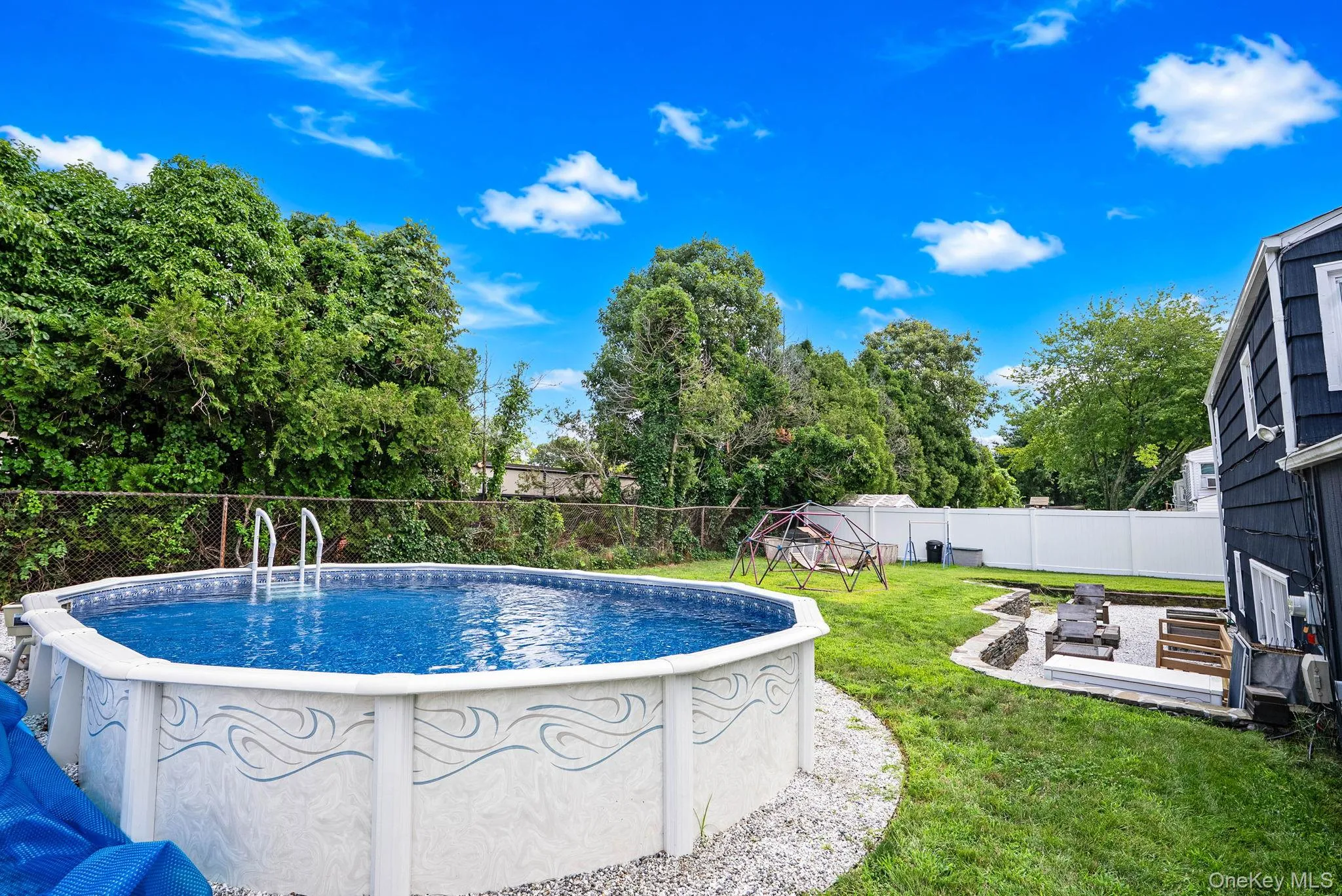 125 Raleigh Lane, Islip, NY, 4 Bedrooms Bedrooms, 7 Rooms Rooms,1 BathroomBathrooms,Residential,For Rent,Raleigh,0,1031074 125 Raleigh Lane, Islip, NY, 4 Bedrooms Bedrooms, 7 Rooms Rooms,1 BathroomBathrooms,Residential,For Rent,Raleigh,0,1031074