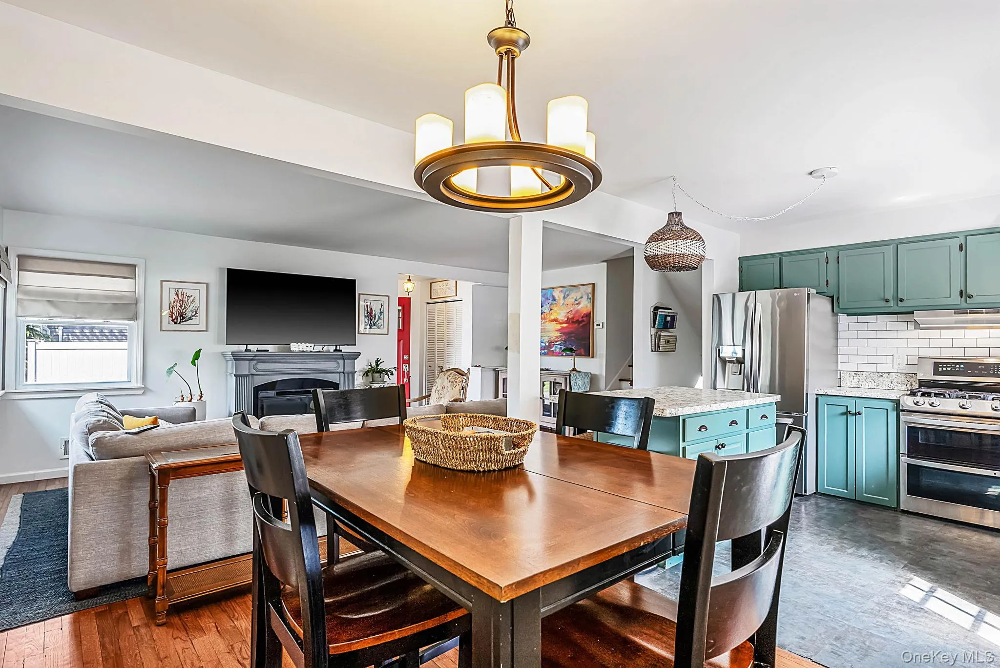 125 Raleigh Lane, Islip, NY, 4 Bedrooms Bedrooms, 7 Rooms Rooms,1 BathroomBathrooms,Residential,For Rent,Raleigh,0,1031074 125 Raleigh Lane, Islip, NY, 4 Bedrooms Bedrooms, 7 Rooms Rooms,1 BathroomBathrooms,Residential,For Rent,Raleigh,0,1031074