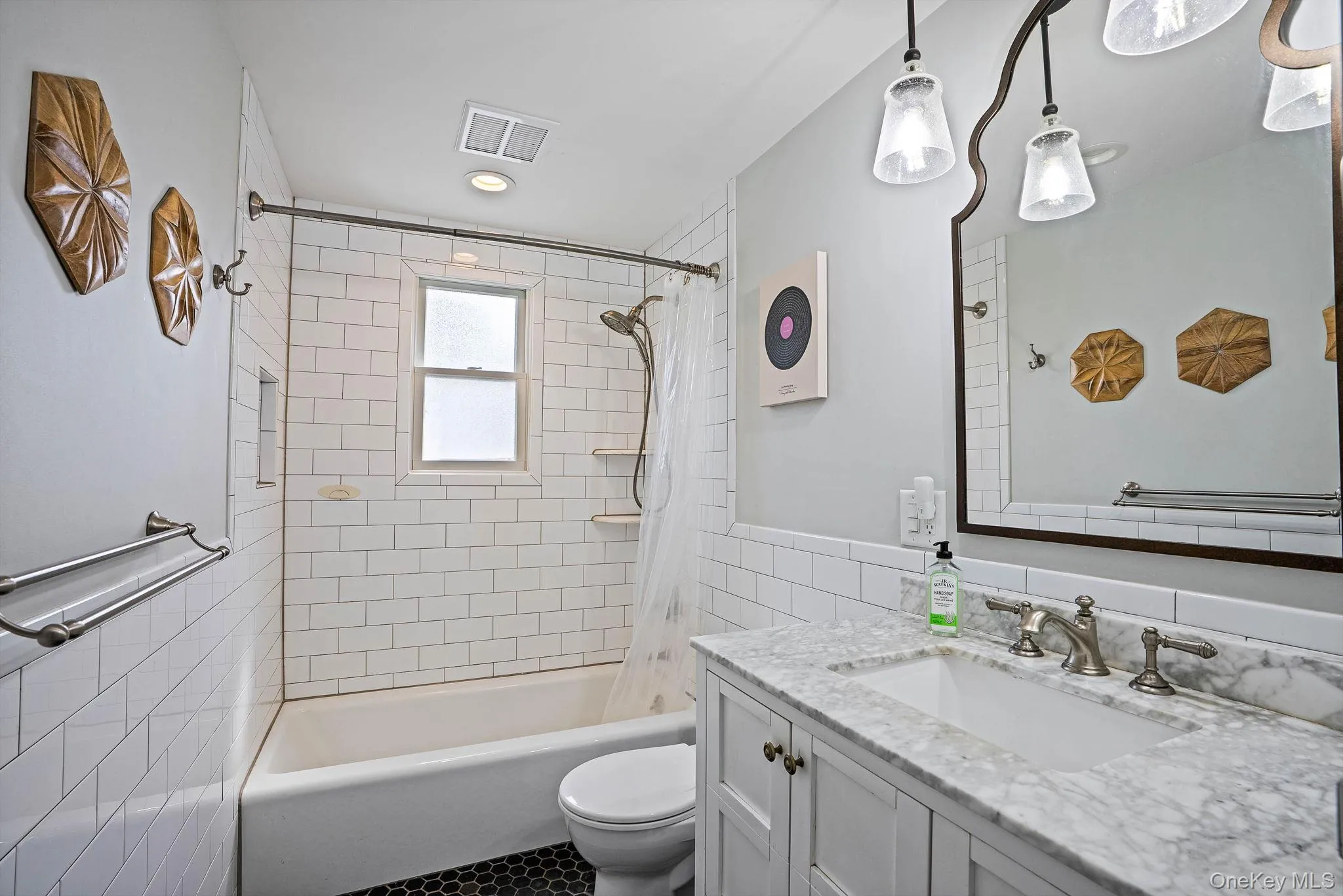 125 Raleigh Lane, Islip, NY, 4 Bedrooms Bedrooms, 7 Rooms Rooms,1 BathroomBathrooms,Residential,For Rent,Raleigh,0,1031074 125 Raleigh Lane, Islip, NY, 4 Bedrooms Bedrooms, 7 Rooms Rooms,1 BathroomBathrooms,Residential,For Rent,Raleigh,0,1031074
