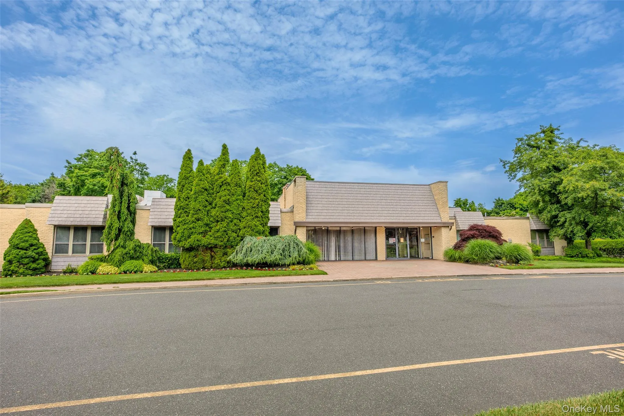 302 Bentley Court, Smithtown, NY, 2 Bedrooms Bedrooms, 5 Rooms Rooms,2 BathroomsBathrooms,Residential,For Rent,Bentley,0,1031076 302 Bentley Court, Smithtown, NY, 2 Bedrooms Bedrooms, 5 Rooms Rooms,2 BathroomsBathrooms,Residential,For Rent,Bentley,0,1031076