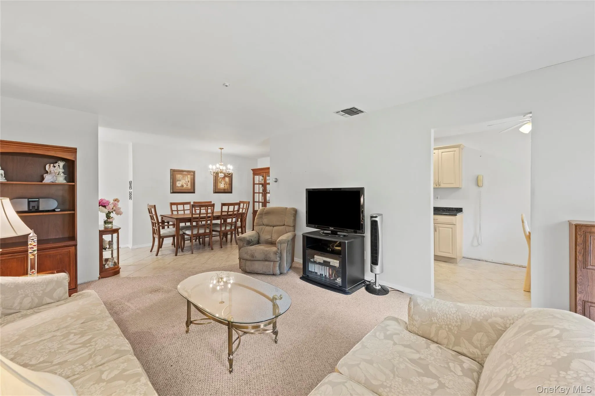 302 Bentley Court, Smithtown, NY, 2 Bedrooms Bedrooms, 5 Rooms Rooms,2 BathroomsBathrooms,Residential,For Rent,Bentley,0,1031076 302 Bentley Court, Smithtown, NY, 2 Bedrooms Bedrooms, 5 Rooms Rooms,2 BathroomsBathrooms,Residential,For Rent,Bentley,0,1031076