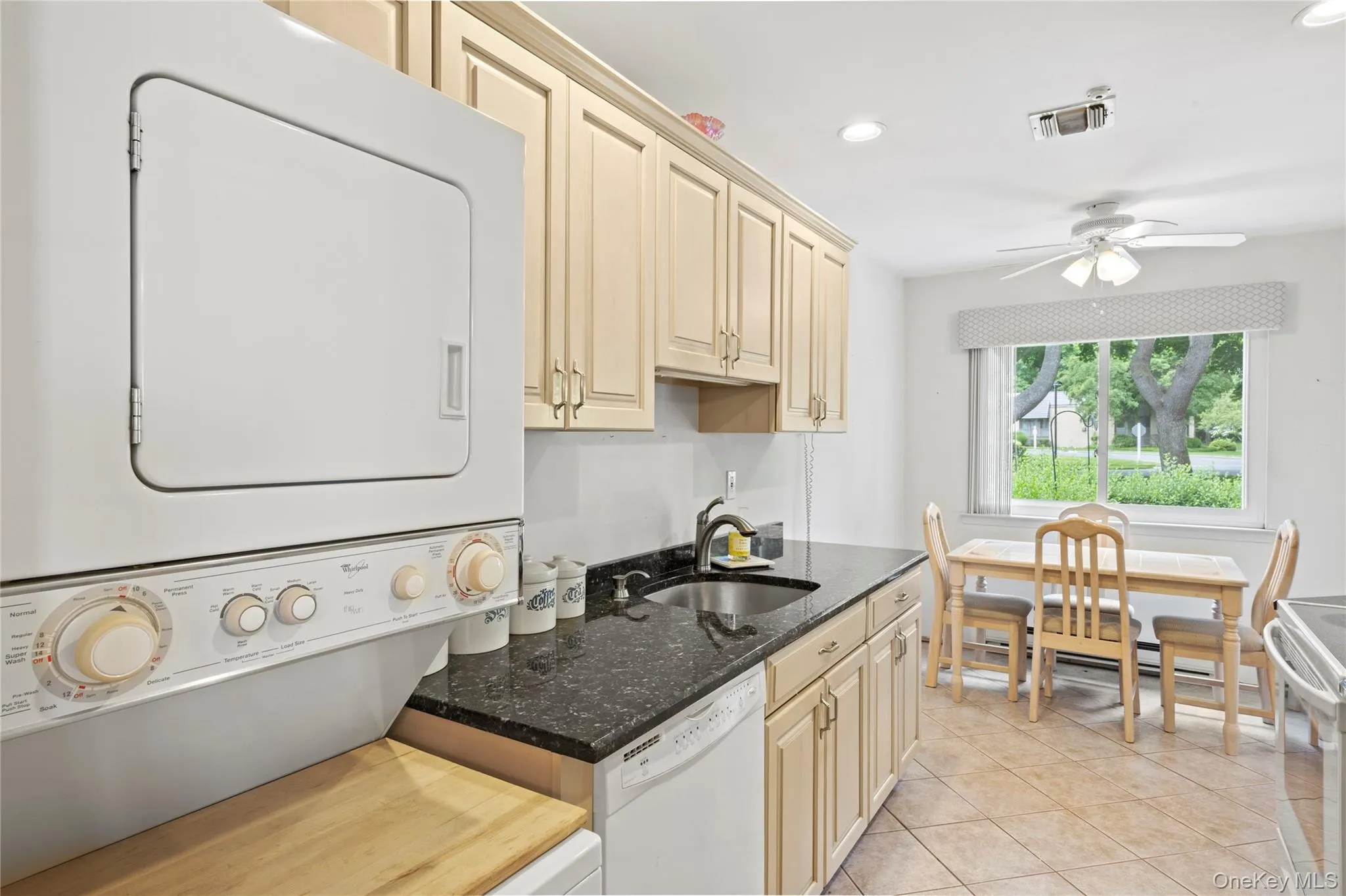 302 Bentley Court, Smithtown, NY, 2 Bedrooms Bedrooms, 5 Rooms Rooms,2 BathroomsBathrooms,Residential,For Rent,Bentley,0,1031076 302 Bentley Court, Smithtown, NY, 2 Bedrooms Bedrooms, 5 Rooms Rooms,2 BathroomsBathrooms,Residential,For Rent,Bentley,0,1031076