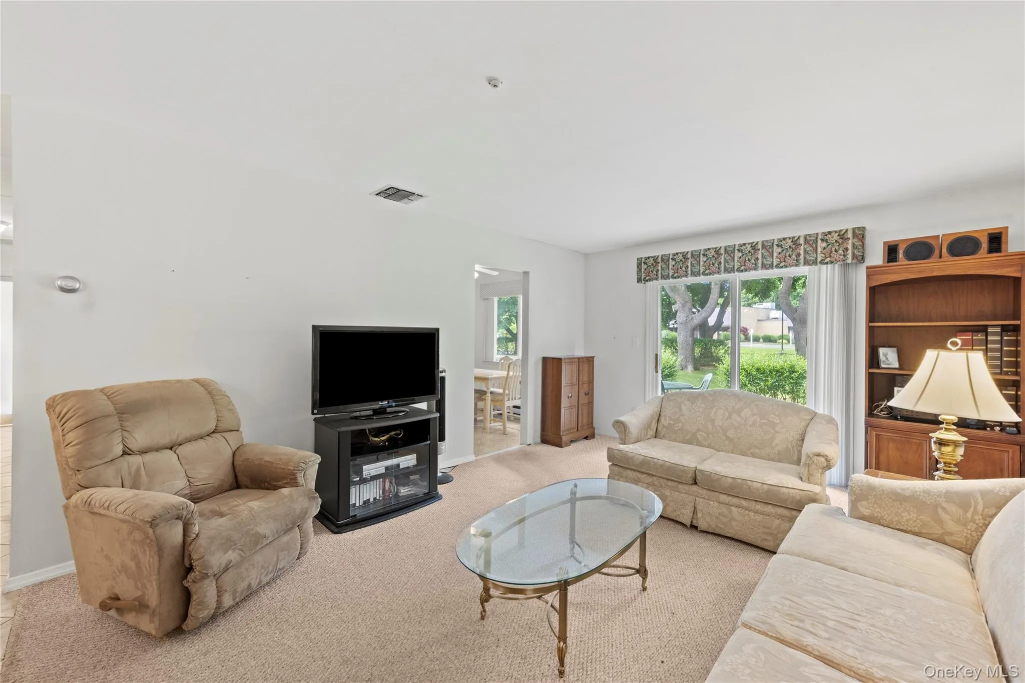 302 Bentley Court, Smithtown, NY, 2 Bedrooms Bedrooms, 5 Rooms Rooms,2 BathroomsBathrooms,Residential,For Rent,Bentley,0,1031076 302 Bentley Court, Smithtown, NY, 2 Bedrooms Bedrooms, 5 Rooms Rooms,2 BathroomsBathrooms,Residential,For Rent,Bentley,0,1031076