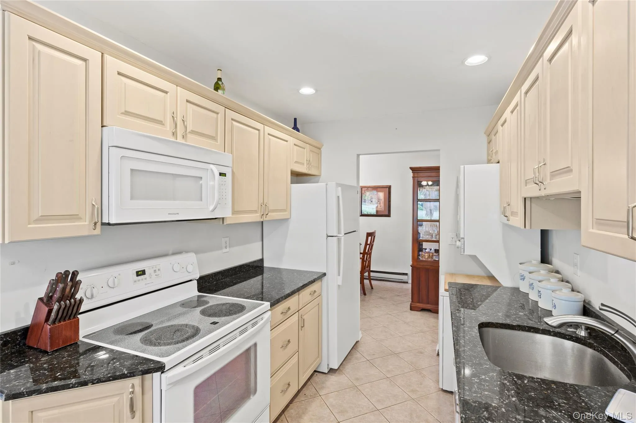 302 Bentley Court, Smithtown, NY, 2 Bedrooms Bedrooms, 5 Rooms Rooms,2 BathroomsBathrooms,Residential,For Rent,Bentley,0,1031076 302 Bentley Court, Smithtown, NY, 2 Bedrooms Bedrooms, 5 Rooms Rooms,2 BathroomsBathrooms,Residential,For Rent,Bentley,0,1031076