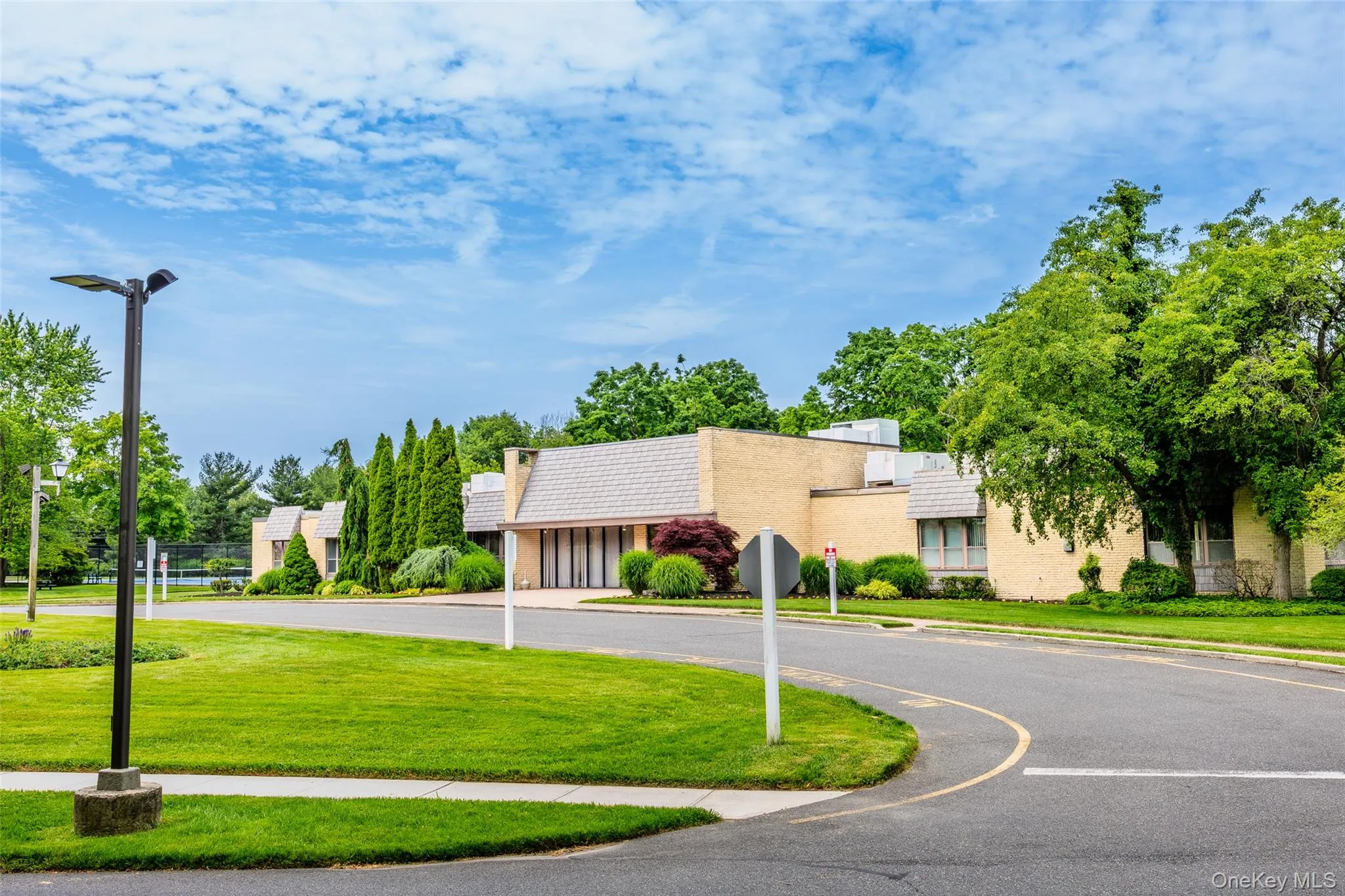 302 Bentley Court, Smithtown, NY, 2 Bedrooms Bedrooms, 5 Rooms Rooms,2 BathroomsBathrooms,Residential,For Rent,Bentley,0,1031076 302 Bentley Court, Smithtown, NY, 2 Bedrooms Bedrooms, 5 Rooms Rooms,2 BathroomsBathrooms,Residential,For Rent,Bentley,0,1031076