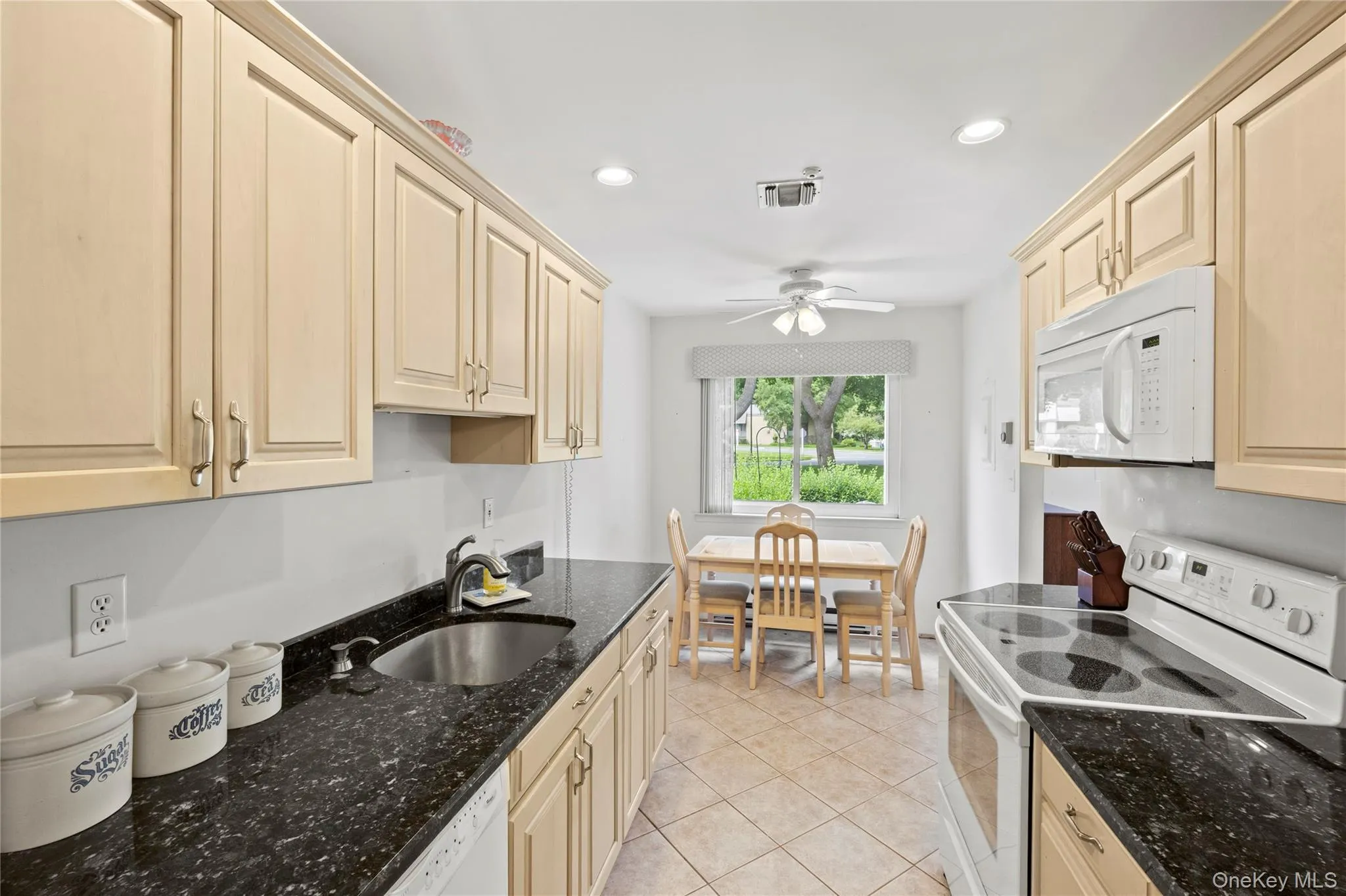 302 Bentley Court, Smithtown, NY, 2 Bedrooms Bedrooms, 5 Rooms Rooms,2 BathroomsBathrooms,Residential,For Rent,Bentley,0,1031076 302 Bentley Court, Smithtown, NY, 2 Bedrooms Bedrooms, 5 Rooms Rooms,2 BathroomsBathrooms,Residential,For Rent,Bentley,0,1031076