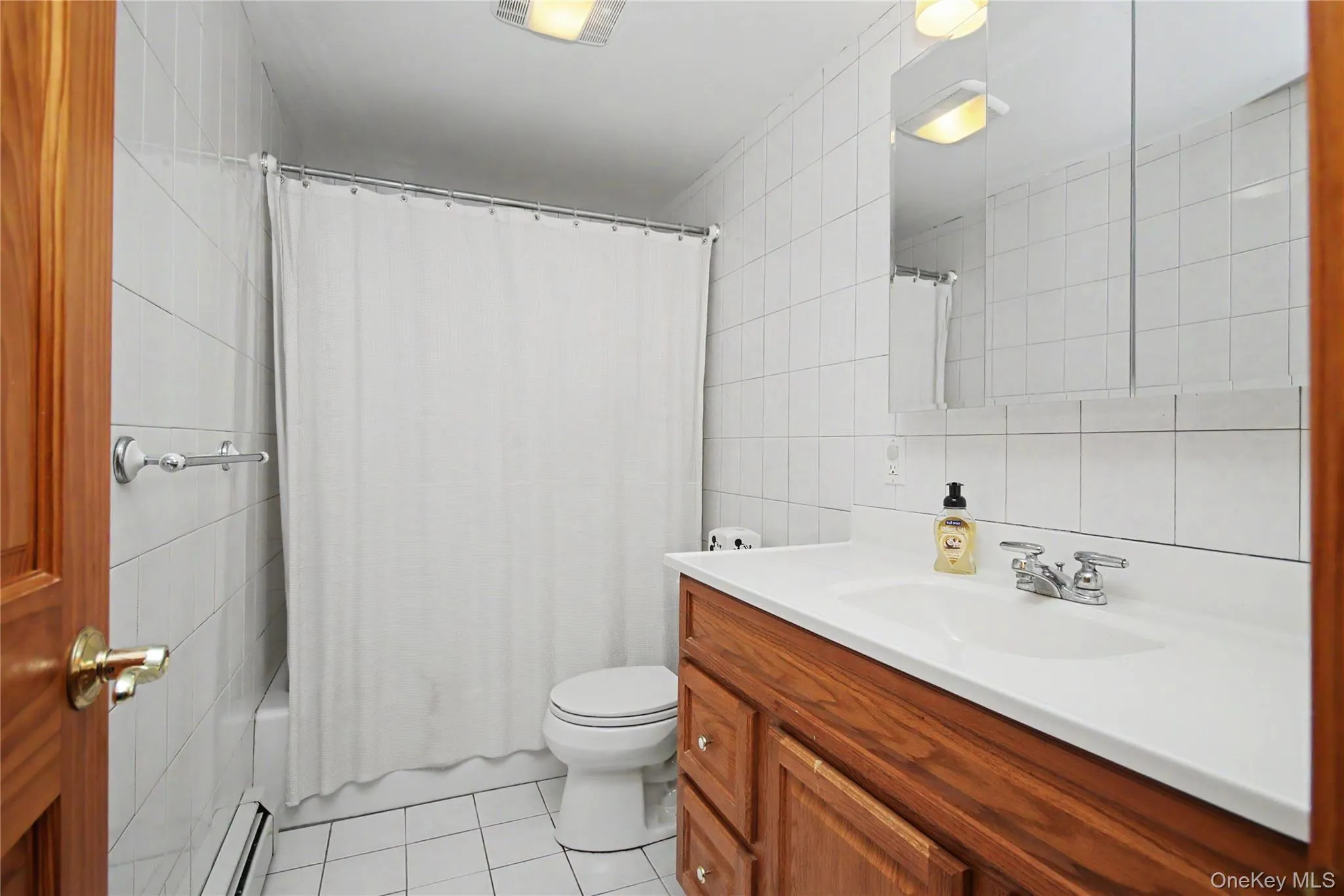 Full Bathroom on Lower Level Full Bathroom on Lower Level