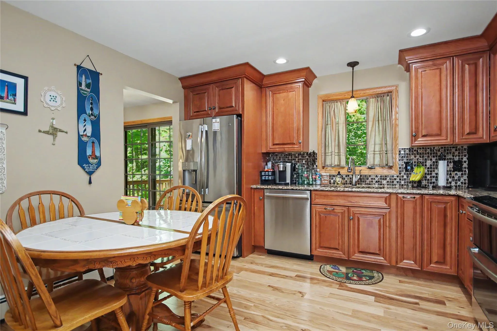Eat in Kitchen Eat in Kitchen