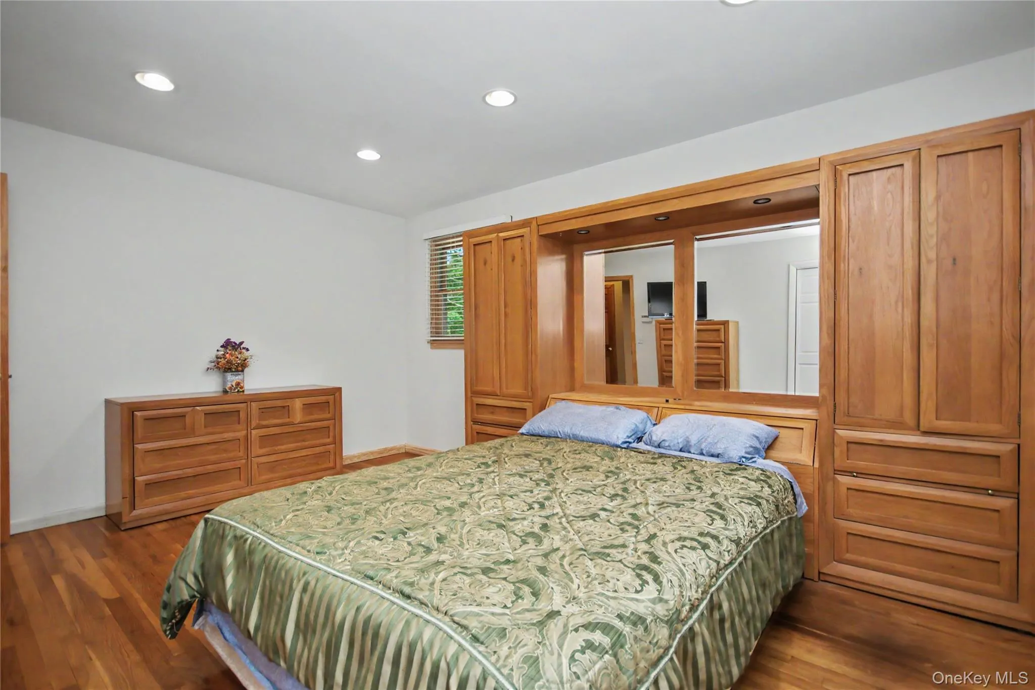 Primary/Master Bedroom Primary/Master Bedroom
