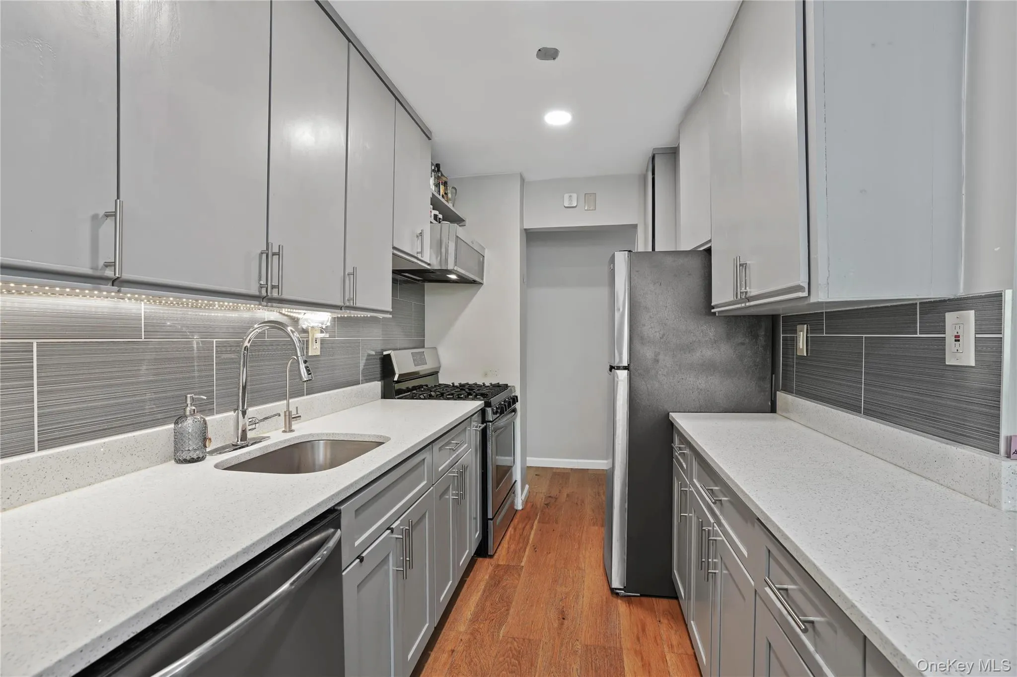 151-25 88th Street, New York, NY, 2 Bedrooms Bedrooms, 4 Rooms Rooms,2 BathroomsBathrooms,Residential,For Rent,88th,0,1031086 151-25 88th Street, New York, NY, 2 Bedrooms Bedrooms, 4 Rooms Rooms,2 BathroomsBathrooms,Residential,For Rent,88th,0,1031086