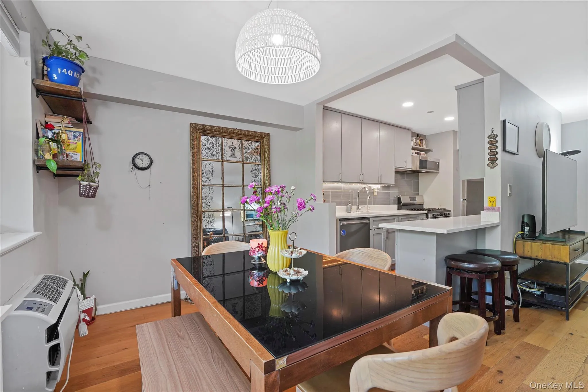151-25 88th Street, New York, NY, 2 Bedrooms Bedrooms, 4 Rooms Rooms,2 BathroomsBathrooms,Residential,For Rent,88th,0,1031086 151-25 88th Street, New York, NY, 2 Bedrooms Bedrooms, 4 Rooms Rooms,2 BathroomsBathrooms,Residential,For Rent,88th,0,1031086