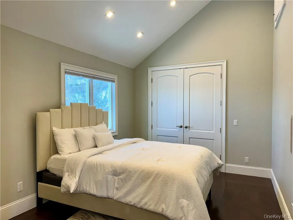 Bedroom with large closet Bedroom with large closet