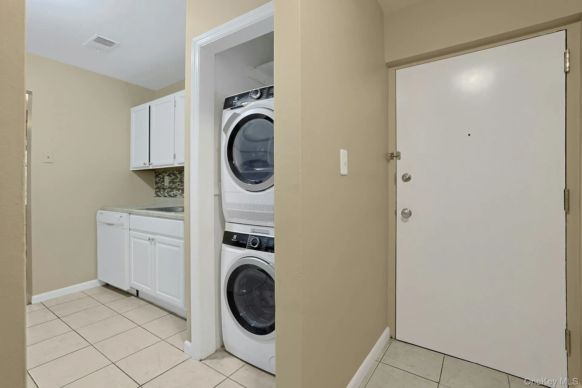 214 Kennedy Drive, Ramapo, NY, 1 Bedroom Bedrooms, 4 Rooms Rooms,1 BathroomBathrooms,Residential Lease,For Rent,Kennedy,0,1031090 214 Kennedy Drive, Ramapo, NY, 1 Bedroom Bedrooms, 4 Rooms Rooms,1 BathroomBathrooms,Residential Lease,For Rent,Kennedy,0,1031090