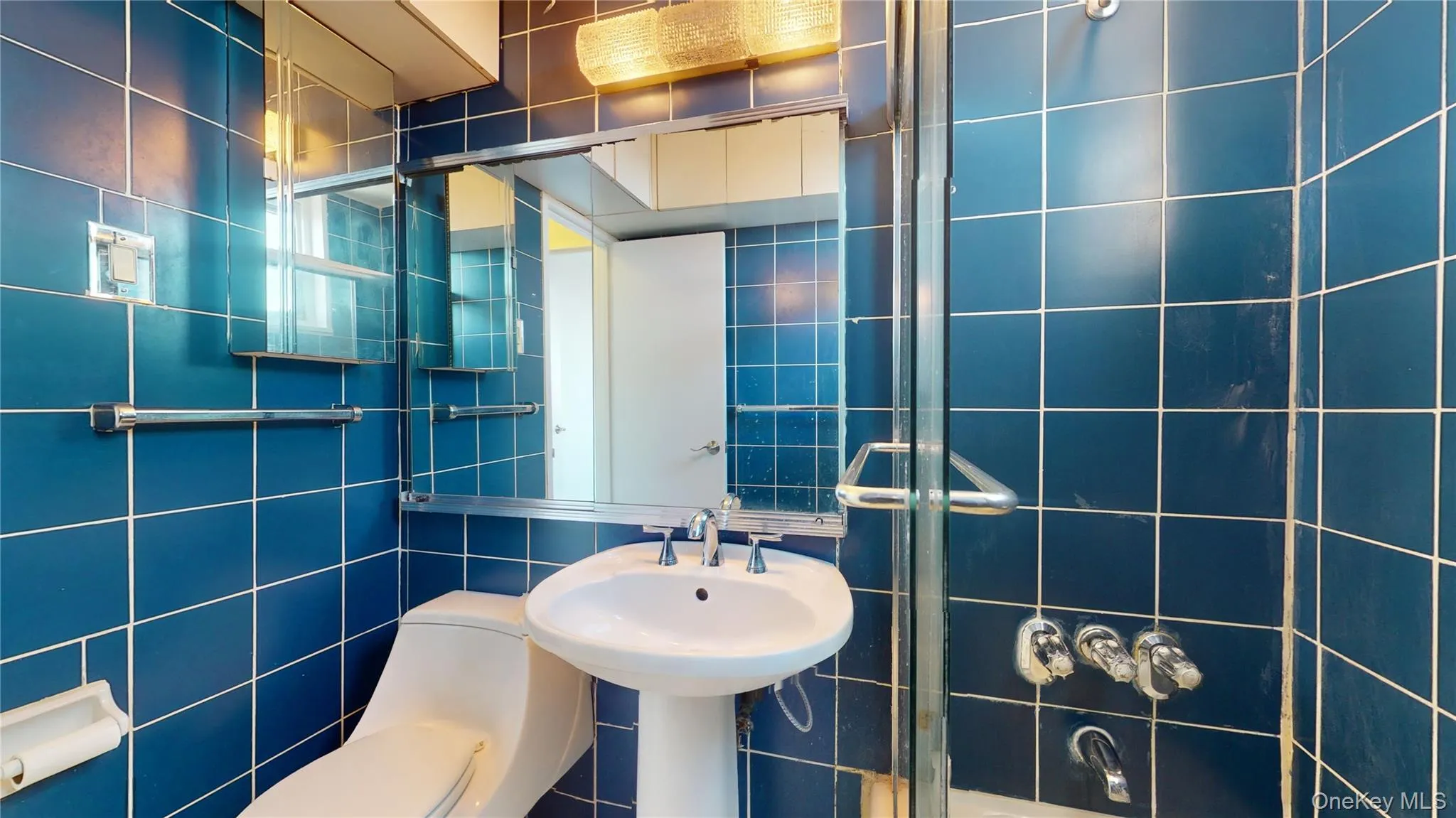 118-17 Union Turnpike, New York, NY, 1 Bedroom Bedrooms, 4 Rooms Rooms,1 BathroomBathrooms,Residential Lease,For Rent,Union,0,1031091 118-17 Union Turnpike, New York, NY, 1 Bedroom Bedrooms, 4 Rooms Rooms,1 BathroomBathrooms,Residential Lease,For Rent,Union,0,1031091