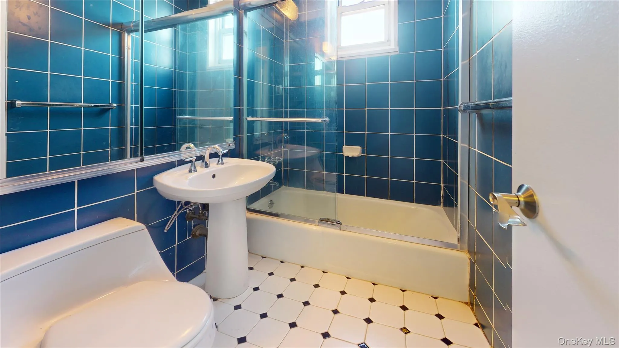 118-17 Union Turnpike, New York, NY, 1 Bedroom Bedrooms, 4 Rooms Rooms,1 BathroomBathrooms,Residential Lease,For Rent,Union,0,1031091 118-17 Union Turnpike, New York, NY, 1 Bedroom Bedrooms, 4 Rooms Rooms,1 BathroomBathrooms,Residential Lease,For Rent,Union,0,1031091