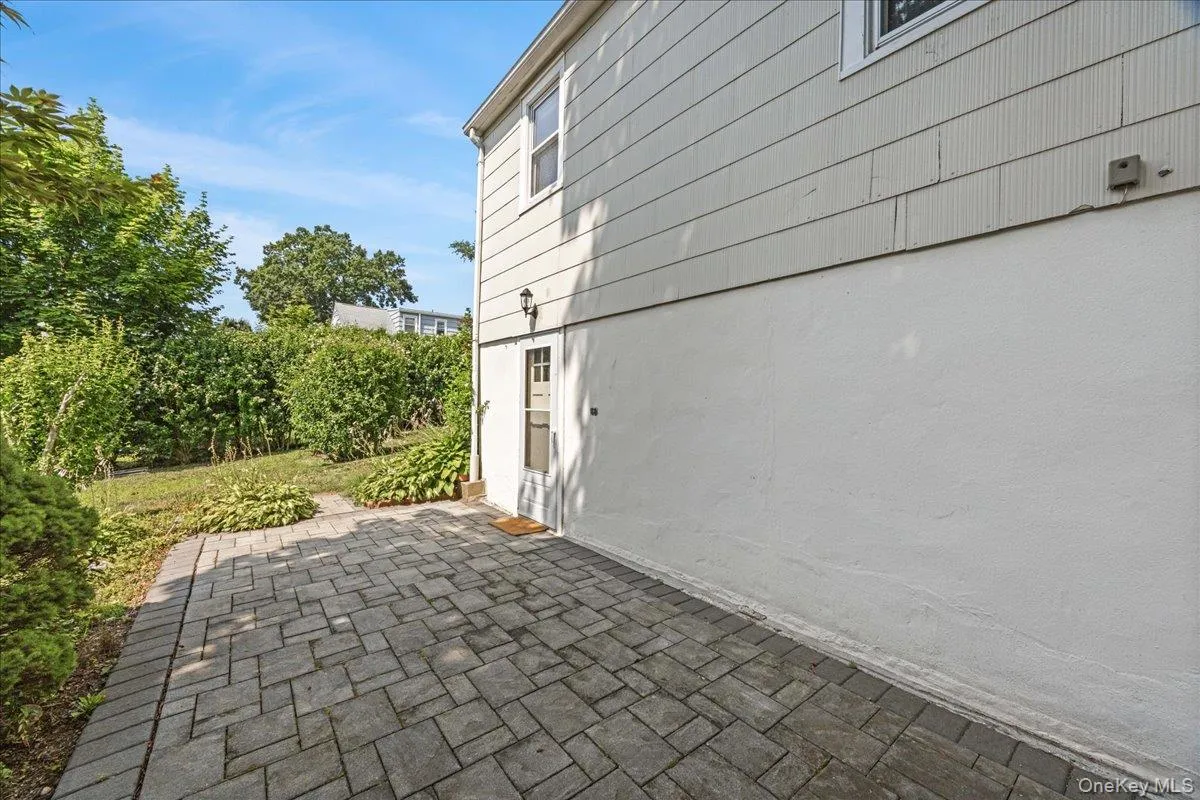 179 Serrano Avenue, Mount Pleasant, NY, 4 Bedrooms Bedrooms, 7 Rooms Rooms,2 BathroomsBathrooms,Residential,For Rent,Serrano,0,1031093 179 Serrano Avenue, Mount Pleasant, NY, 4 Bedrooms Bedrooms, 7 Rooms Rooms,2 BathroomsBathrooms,Residential,For Rent,Serrano,0,1031093