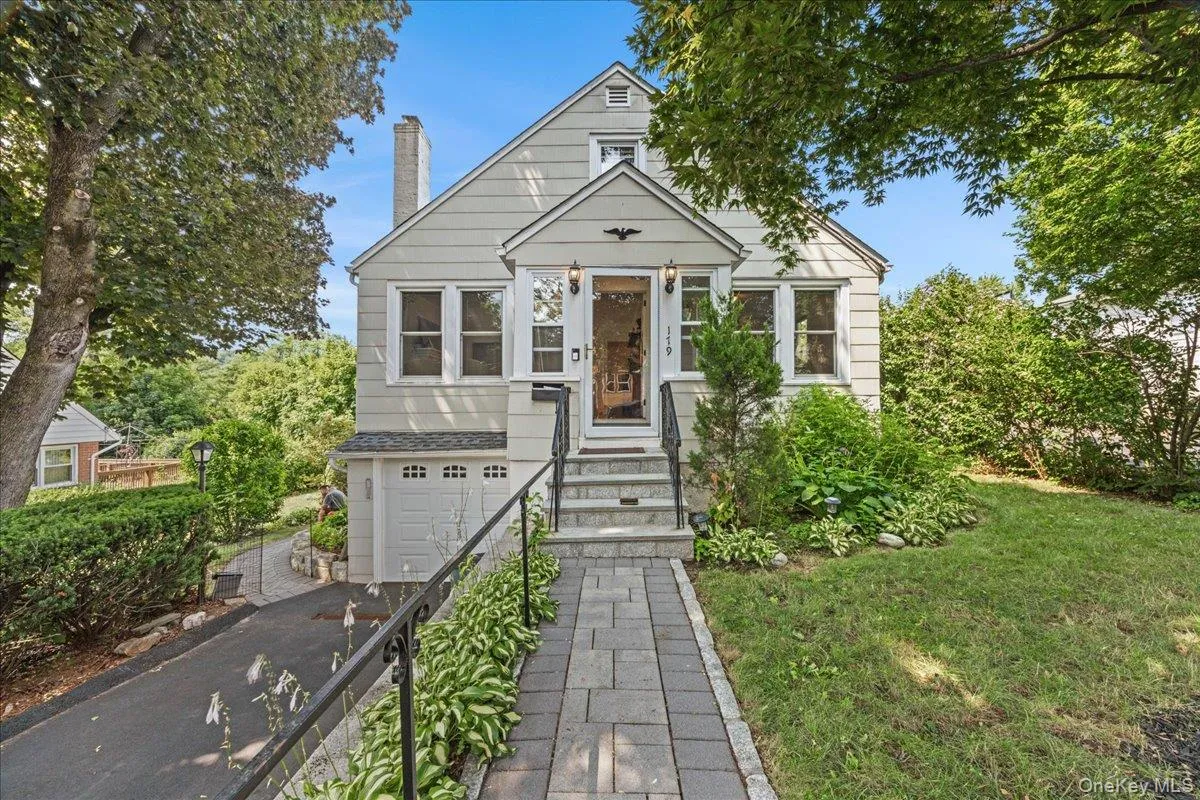 179 Serrano Avenue, Mount Pleasant, NY, 4 Bedrooms Bedrooms, 7 Rooms Rooms,2 BathroomsBathrooms,Residential,For Rent,Serrano,0,1031093 179 Serrano Avenue, Mount Pleasant, NY, 4 Bedrooms Bedrooms, 7 Rooms Rooms,2 BathroomsBathrooms,Residential,For Rent,Serrano,0,1031093