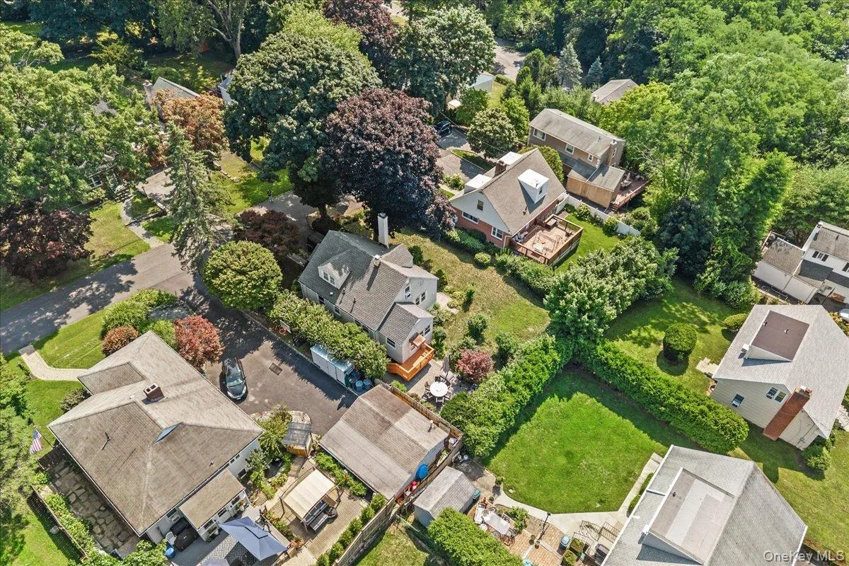 179 Serrano Avenue, Mount Pleasant, NY, 4 Bedrooms Bedrooms, 7 Rooms Rooms,2 BathroomsBathrooms,Residential,For Rent,Serrano,0,1031093 179 Serrano Avenue, Mount Pleasant, NY, 4 Bedrooms Bedrooms, 7 Rooms Rooms,2 BathroomsBathrooms,Residential,For Rent,Serrano,0,1031093