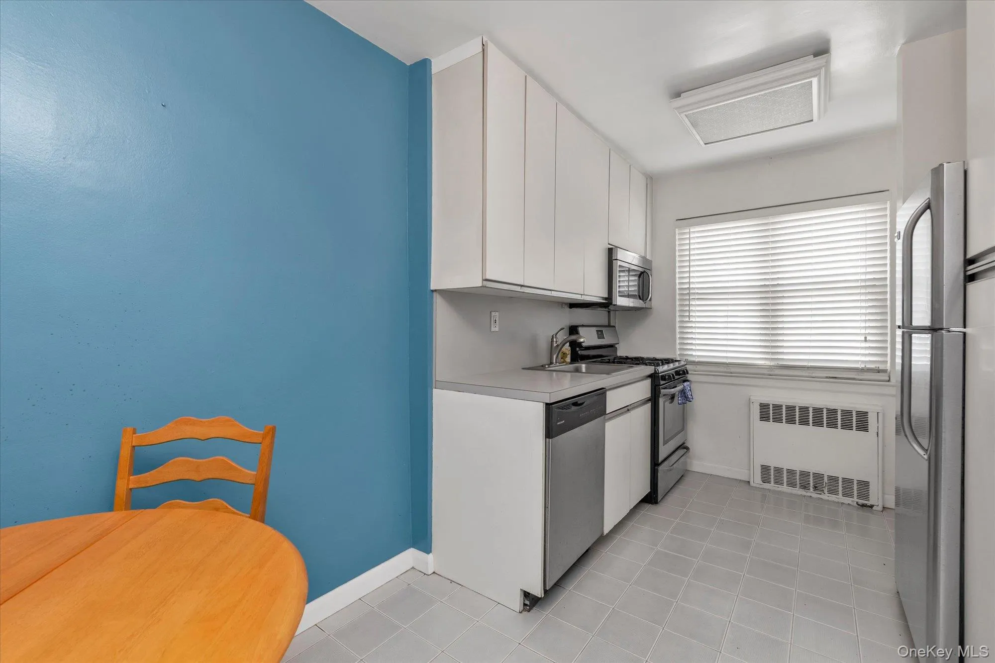 415 Merrick Road, Hempstead, NY, 2 Bedrooms Bedrooms, 4 Rooms Rooms,1 BathroomBathrooms,Residential,For Rent,Merrick Road,0,1031097 415 Merrick Road, Hempstead, NY, 2 Bedrooms Bedrooms, 4 Rooms Rooms,1 BathroomBathrooms,Residential,For Rent,Merrick Road,0,1031097