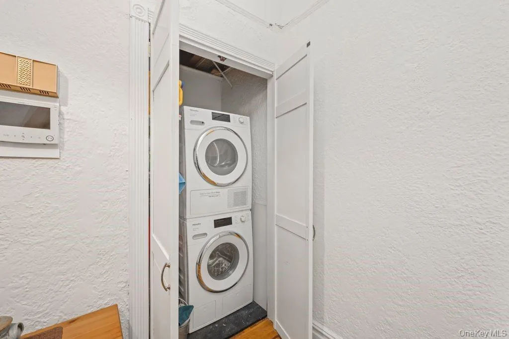 7119 Shore Road, New York, NY, 1 Bedroom Bedrooms, 3 Rooms Rooms,1 BathroomBathrooms,Residential,For Rent,Shore,0,1031104 7119 Shore Road, New York, NY, 1 Bedroom Bedrooms, 3 Rooms Rooms,1 BathroomBathrooms,Residential,For Rent,Shore,0,1031104