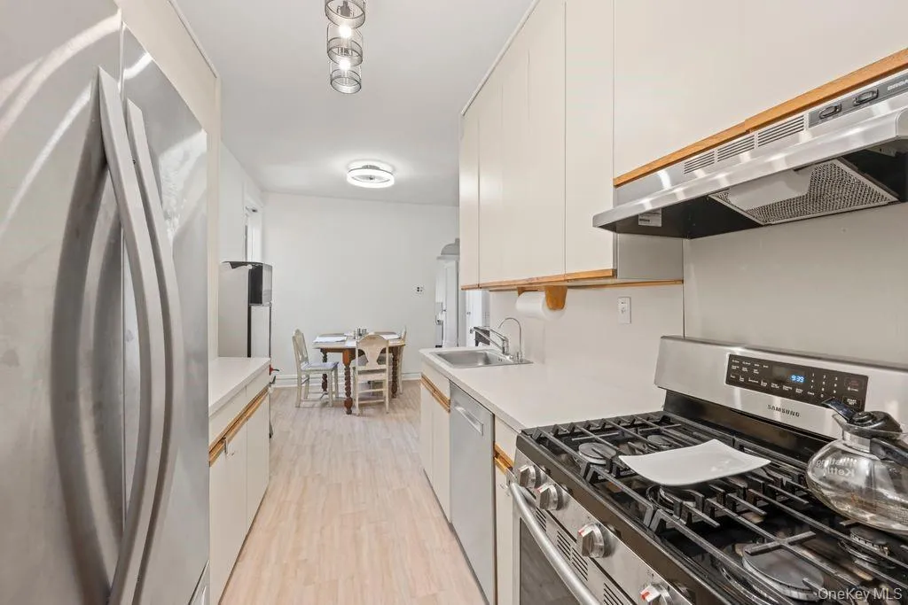 7119 Shore Road, New York, NY, 1 Bedroom Bedrooms, 3 Rooms Rooms,1 BathroomBathrooms,Residential,For Rent,Shore,0,1031104 7119 Shore Road, New York, NY, 1 Bedroom Bedrooms, 3 Rooms Rooms,1 BathroomBathrooms,Residential,For Rent,Shore,0,1031104