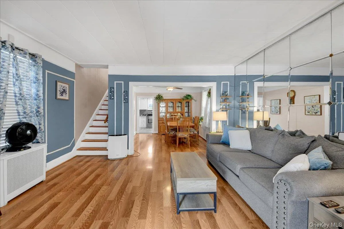322 Logan Avenue, New York, NY, 3 Bedrooms Bedrooms, 7 Rooms Rooms,1 BathroomBathrooms,Residential,For Rent,Logan,0,1031107 322 Logan Avenue, New York, NY, 3 Bedrooms Bedrooms, 7 Rooms Rooms,1 BathroomBathrooms,Residential,For Rent,Logan,0,1031107