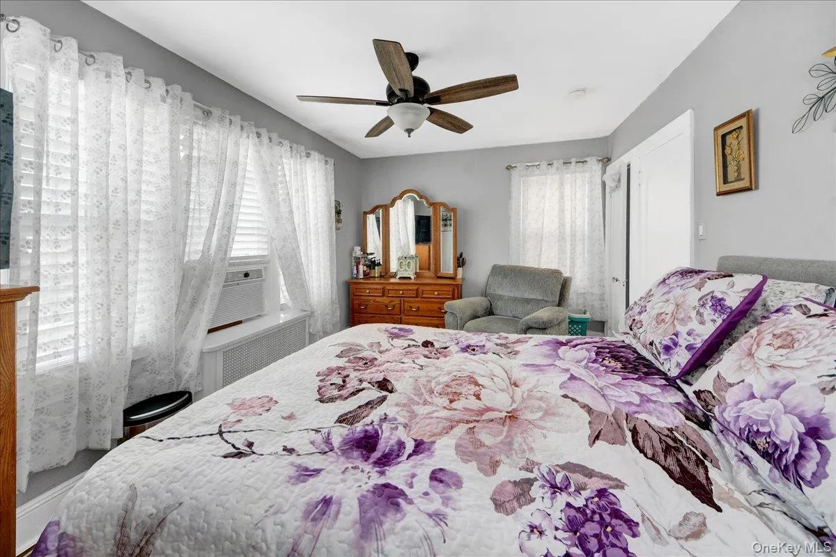 322 Logan Avenue, New York, NY, 3 Bedrooms Bedrooms, 7 Rooms Rooms,1 BathroomBathrooms,Residential,For Rent,Logan,0,1031107 322 Logan Avenue, New York, NY, 3 Bedrooms Bedrooms, 7 Rooms Rooms,1 BathroomBathrooms,Residential,For Rent,Logan,0,1031107